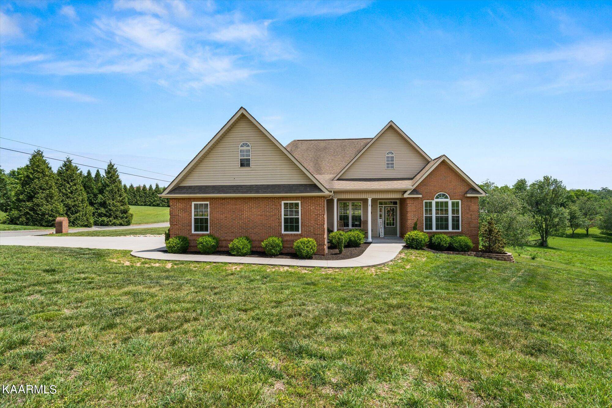 Dandridge, TN 37725,229 Florence CIR