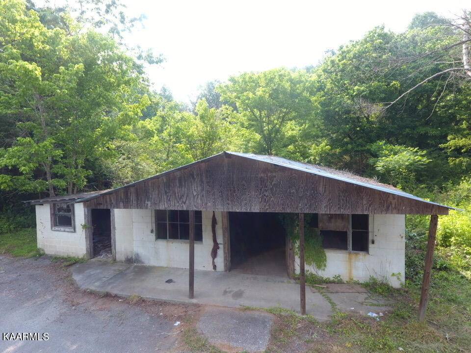 Tellico Plains, TN 37385,1503 Reliance Rd