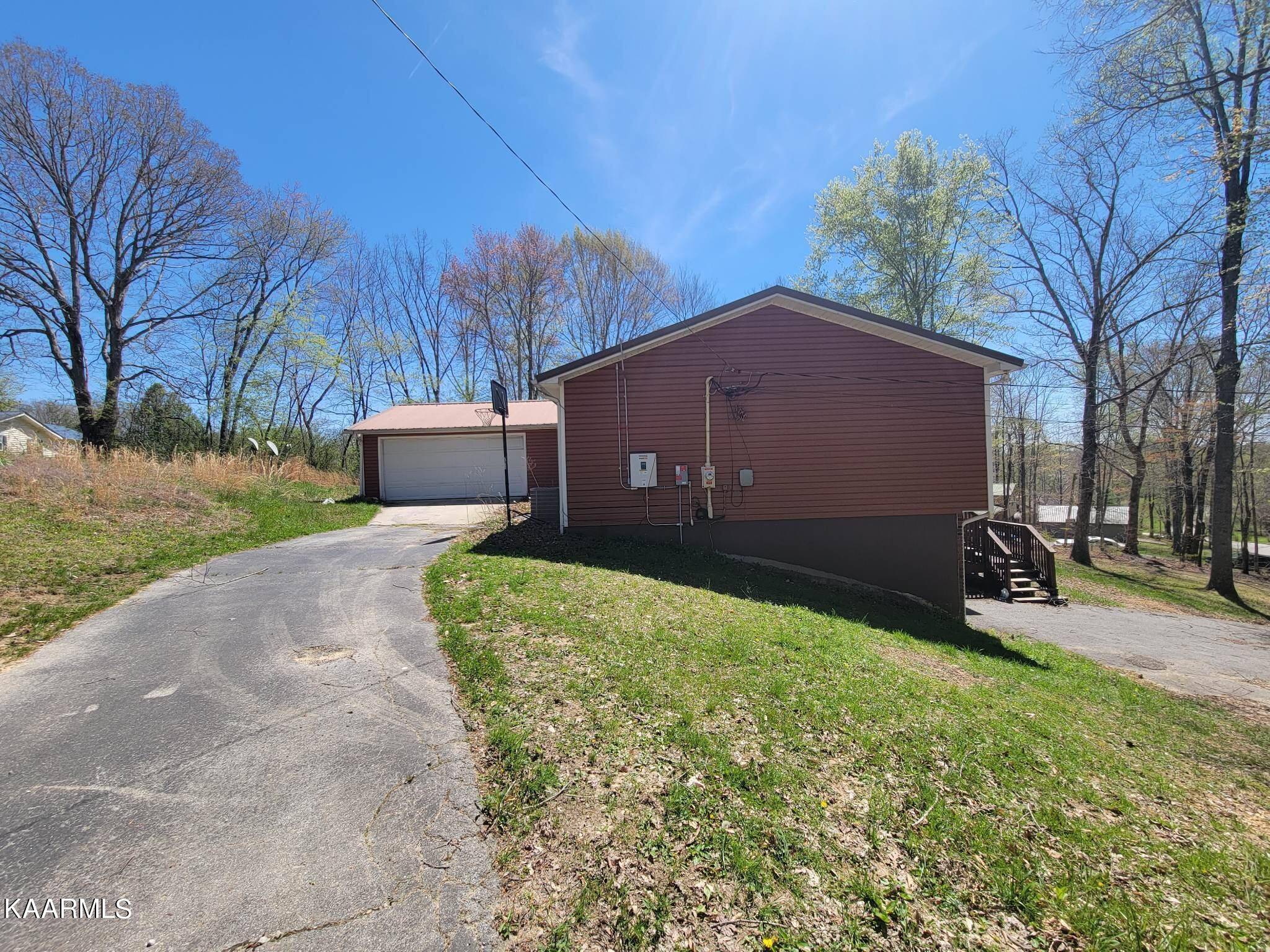 Oneida, TN 37841,346 HC Smith DR