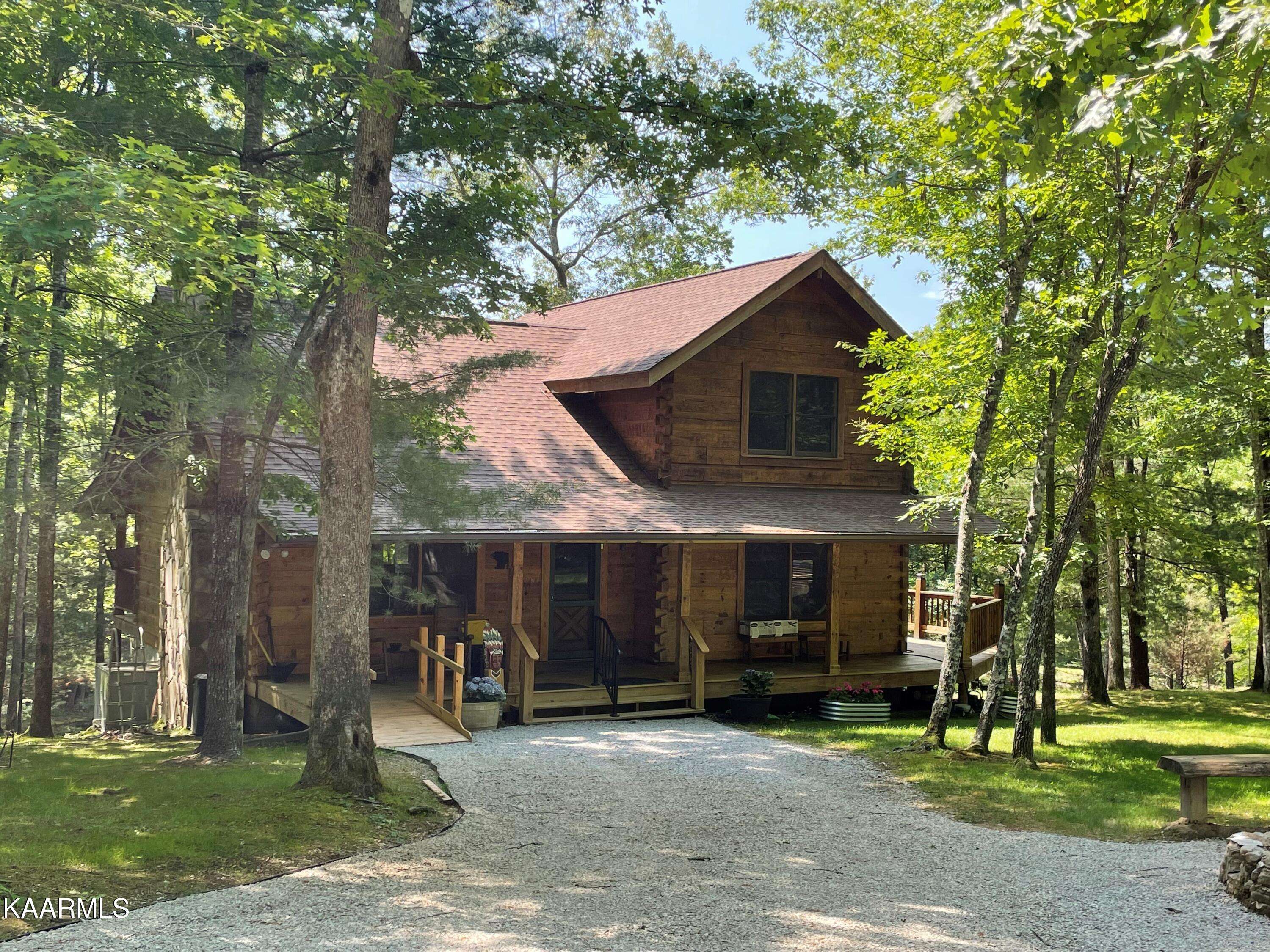 Oneida, TN 37841,390 Buck Ridge Rd