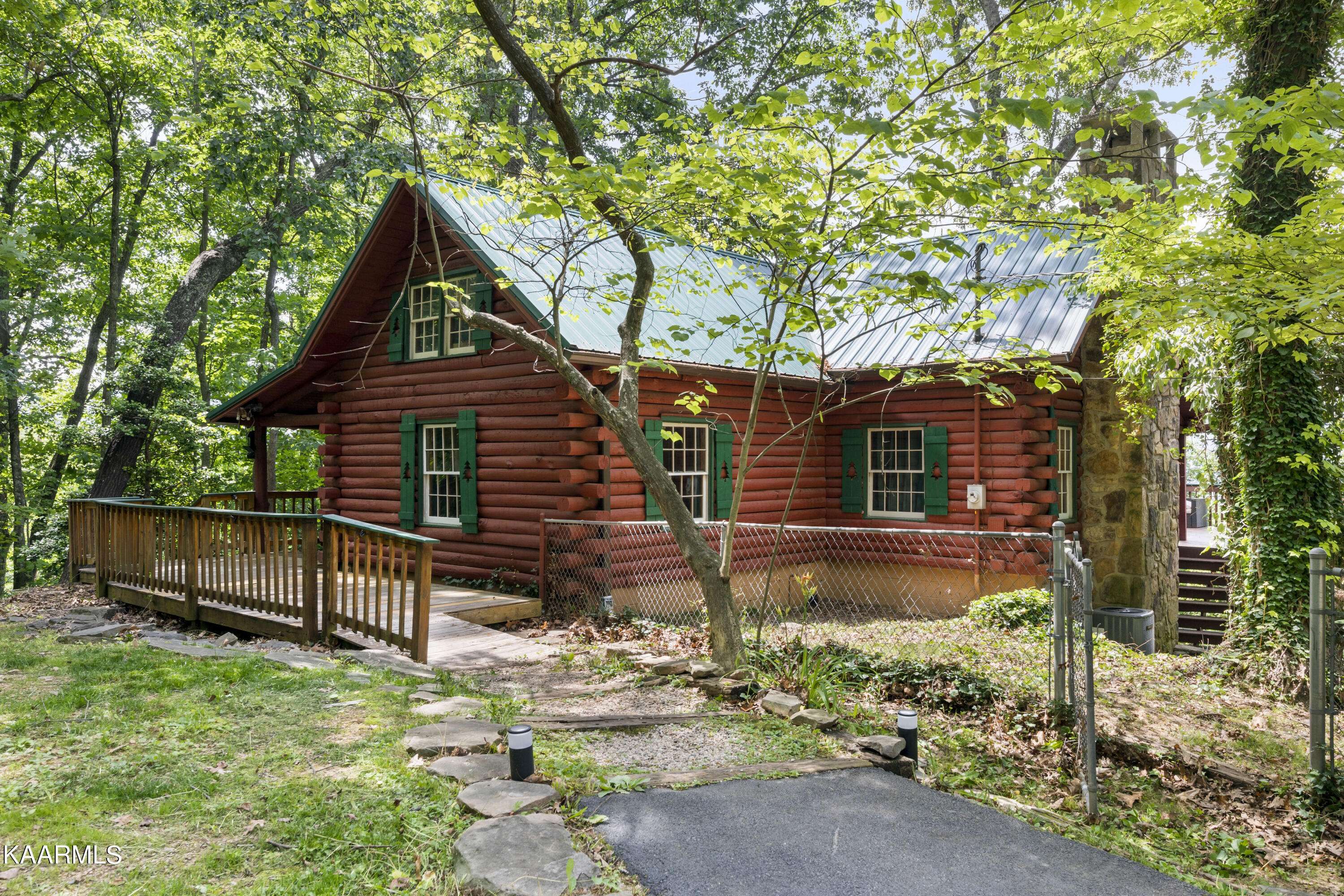 Gatlinburg, TN 37738,1008 Foothills DR