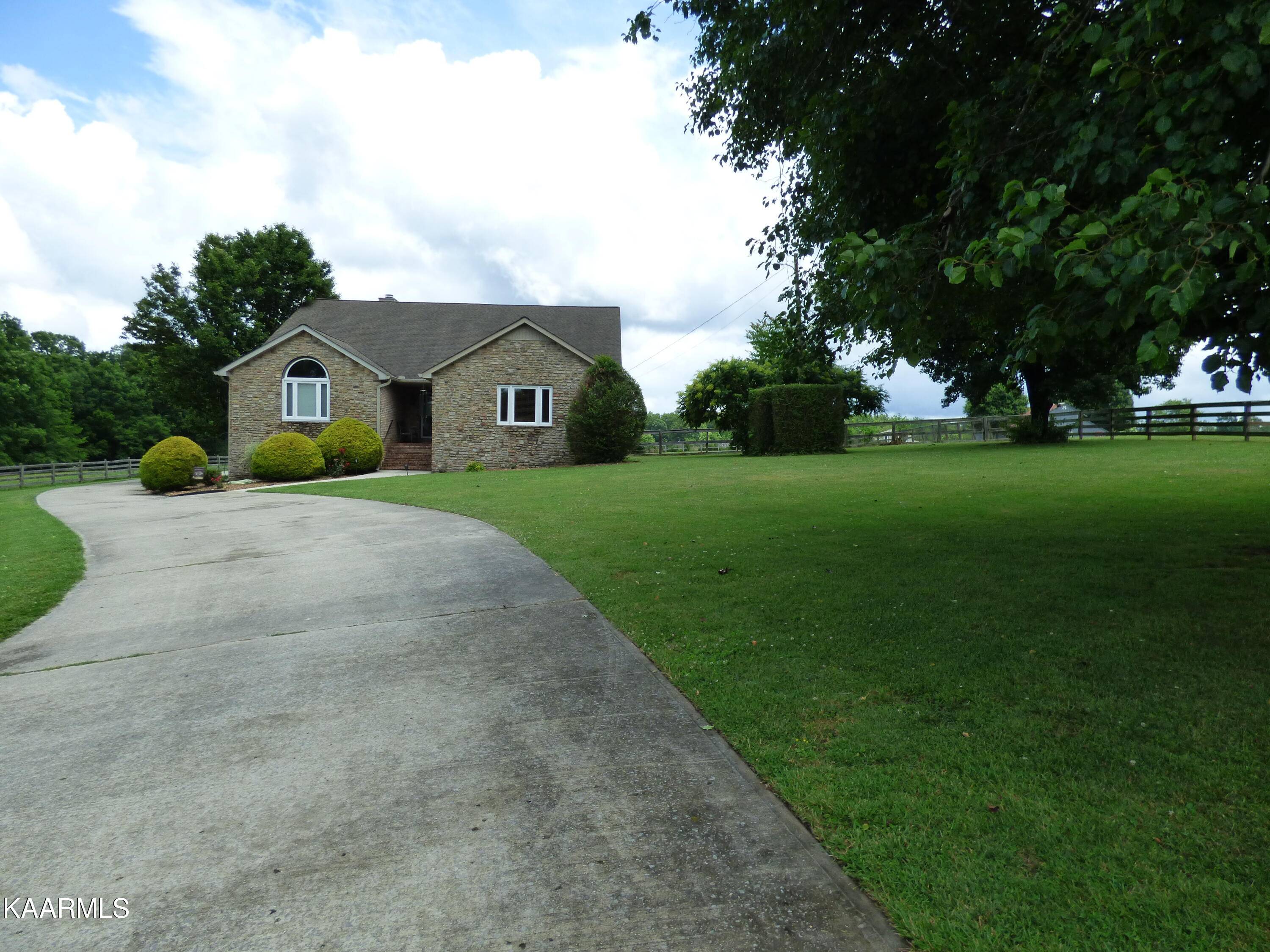 Crossville, TN 38571,472 Carson Rd