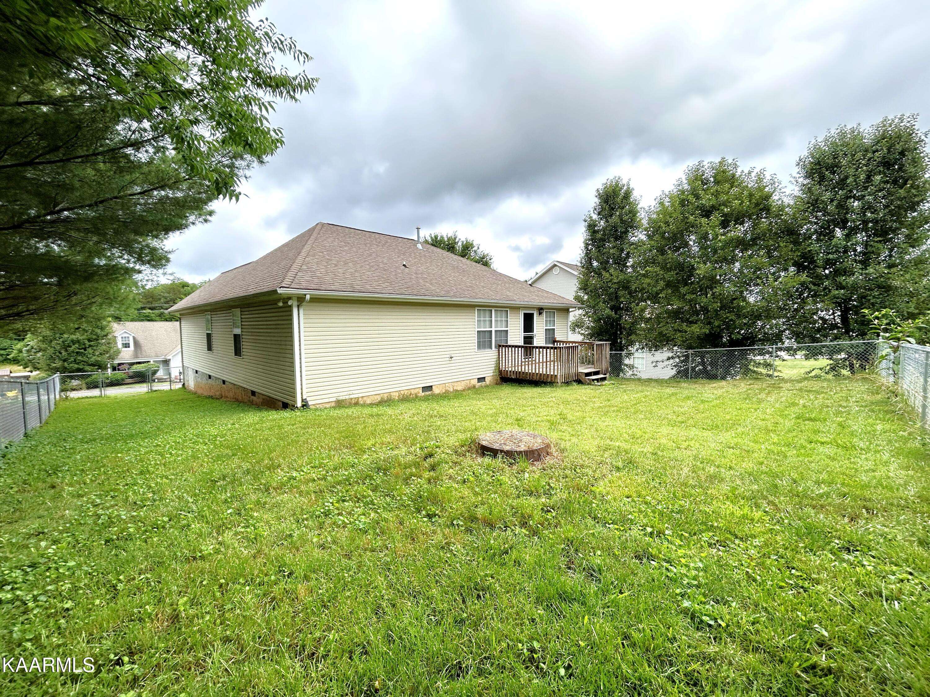 Clinton, TN 37716,107 Flag Stone WAY