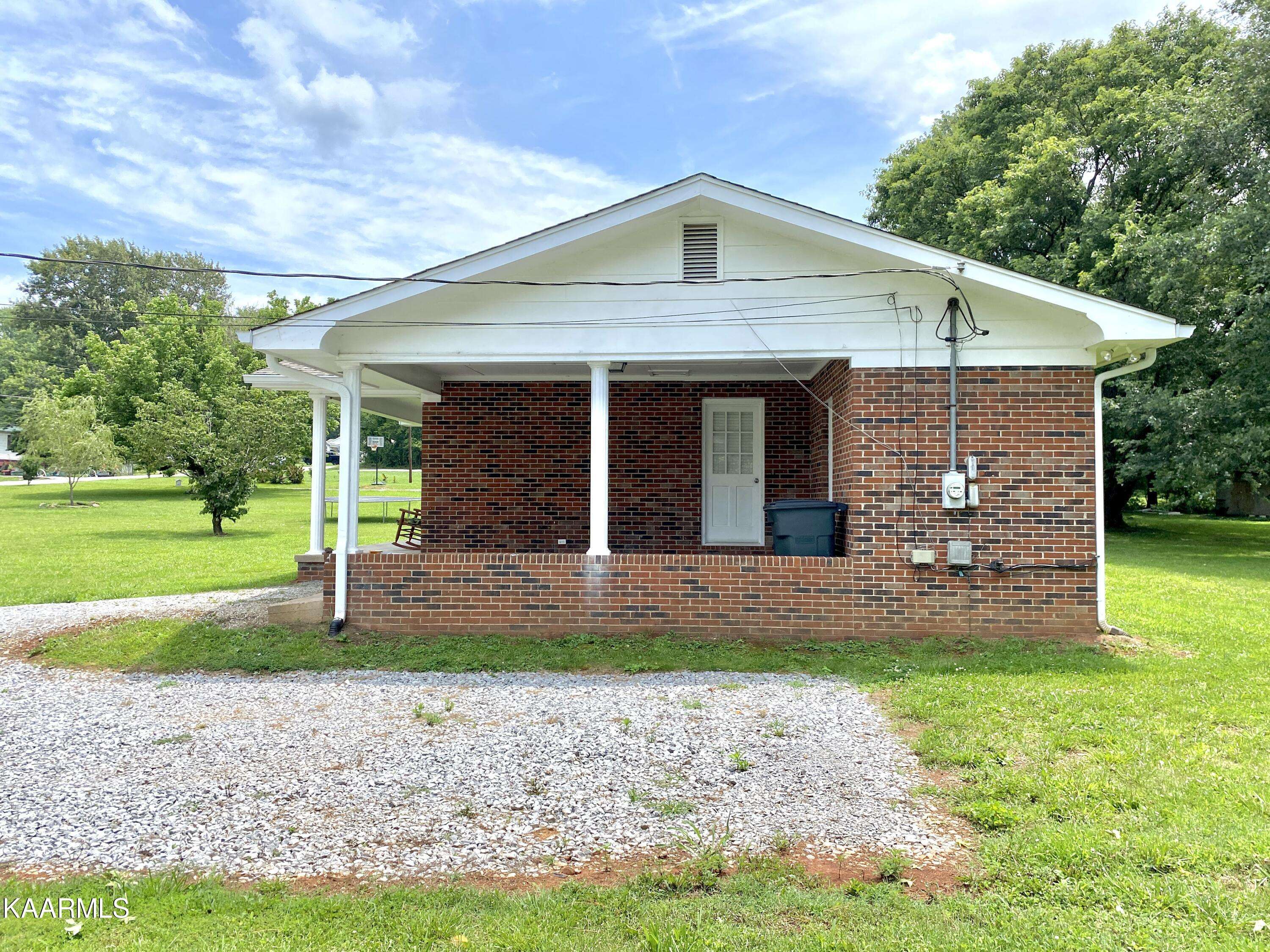 Madisonville, TN 37354,514 Toomey LN