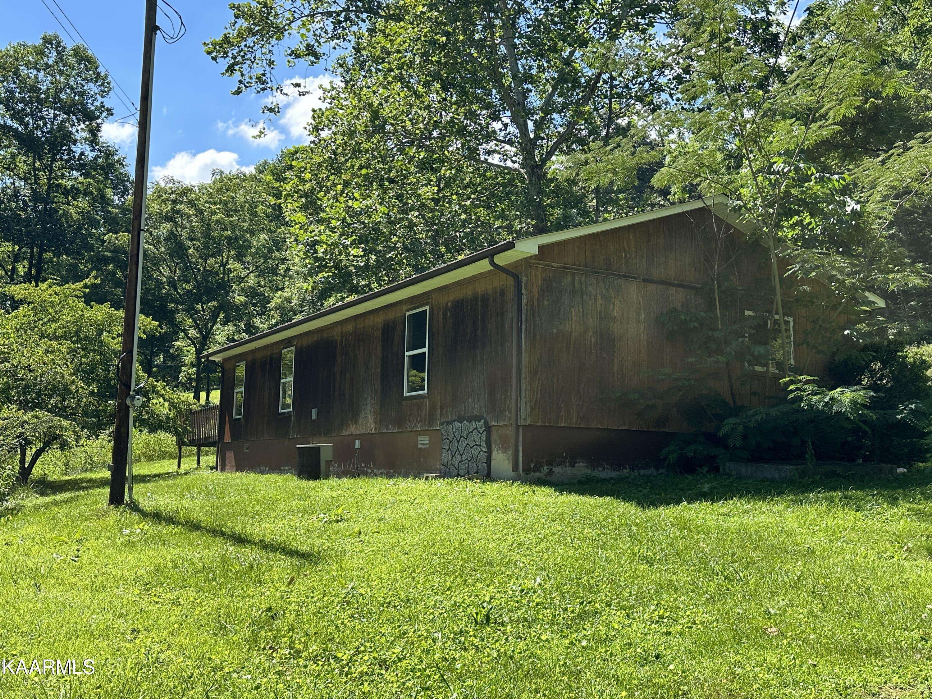 Rose Hill, VA 24281,924 McLin Hollow Rd