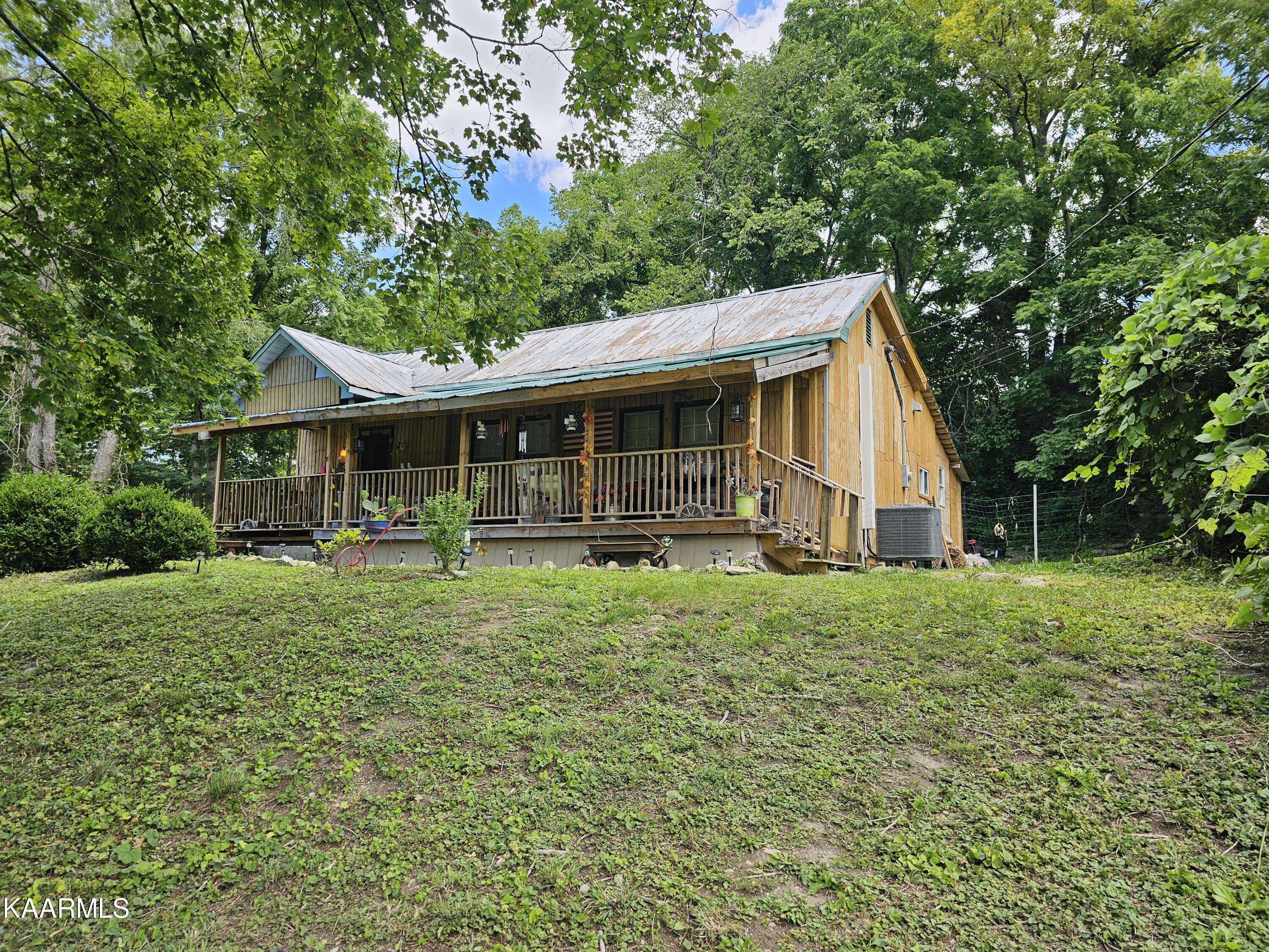 Jonesville, VA 24263,114 Collins Rd