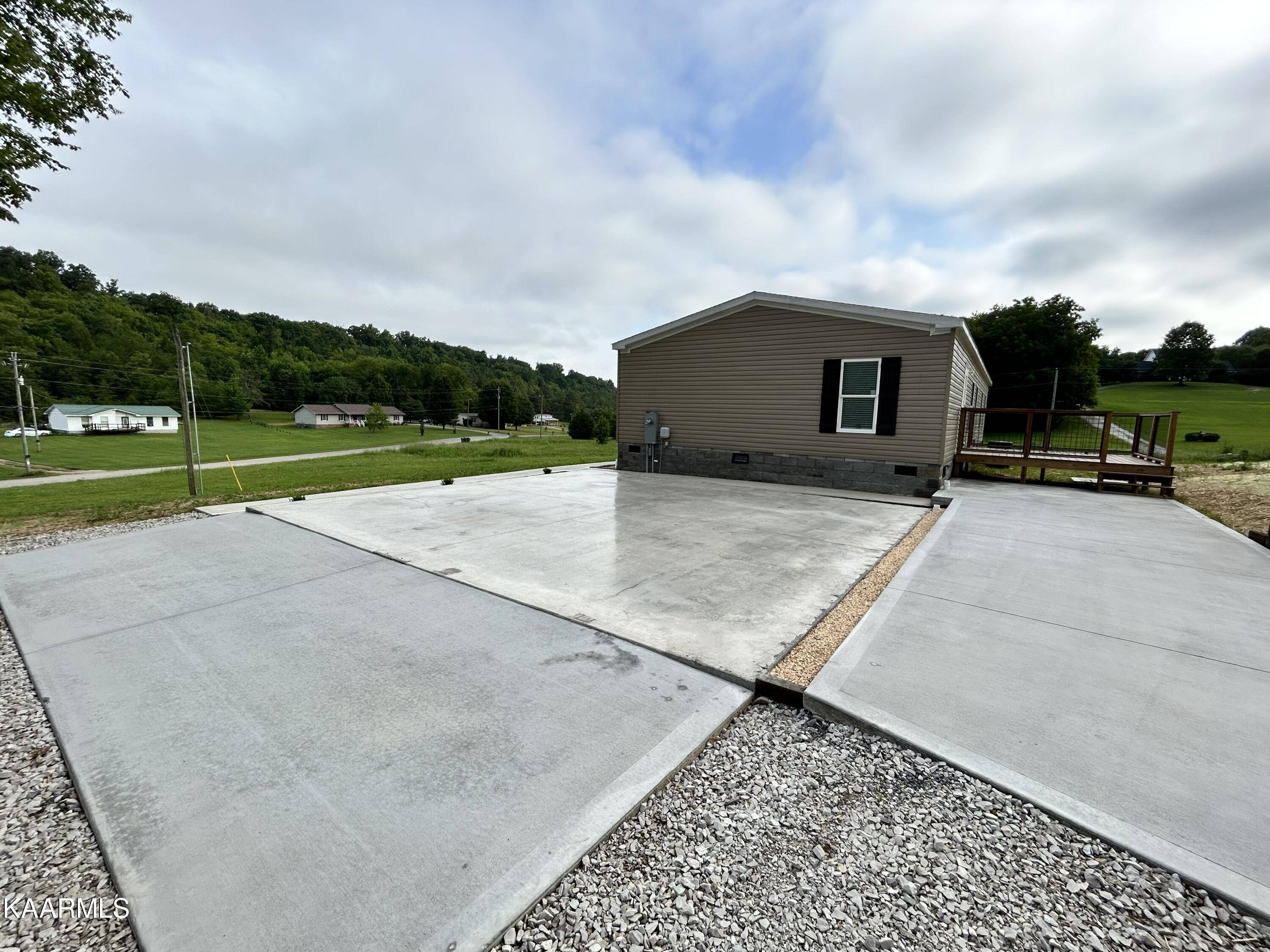 Blaine, TN 37709,425 Brandi LN