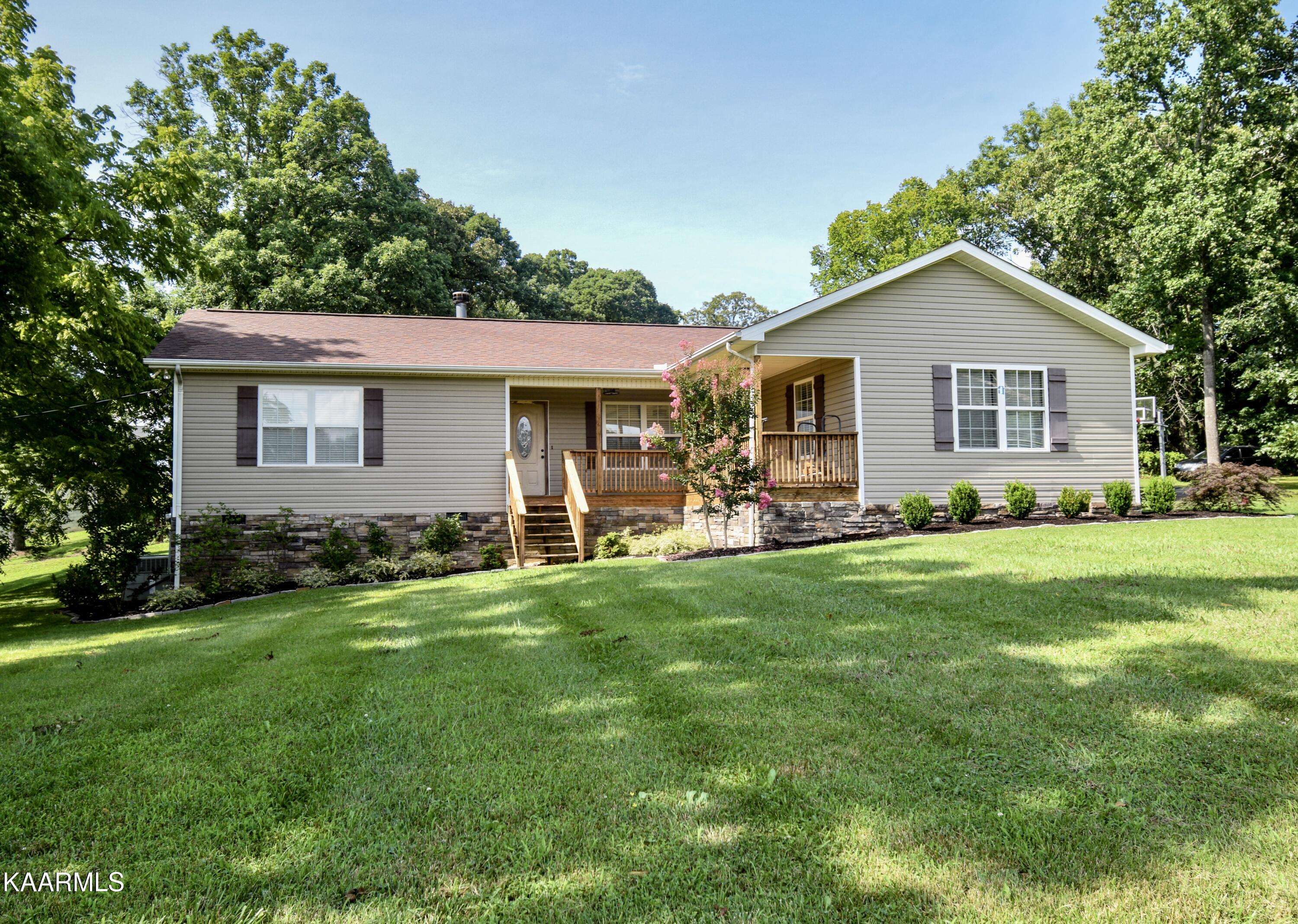 Strawberry Plains, TN 37871,116 Barnes LN