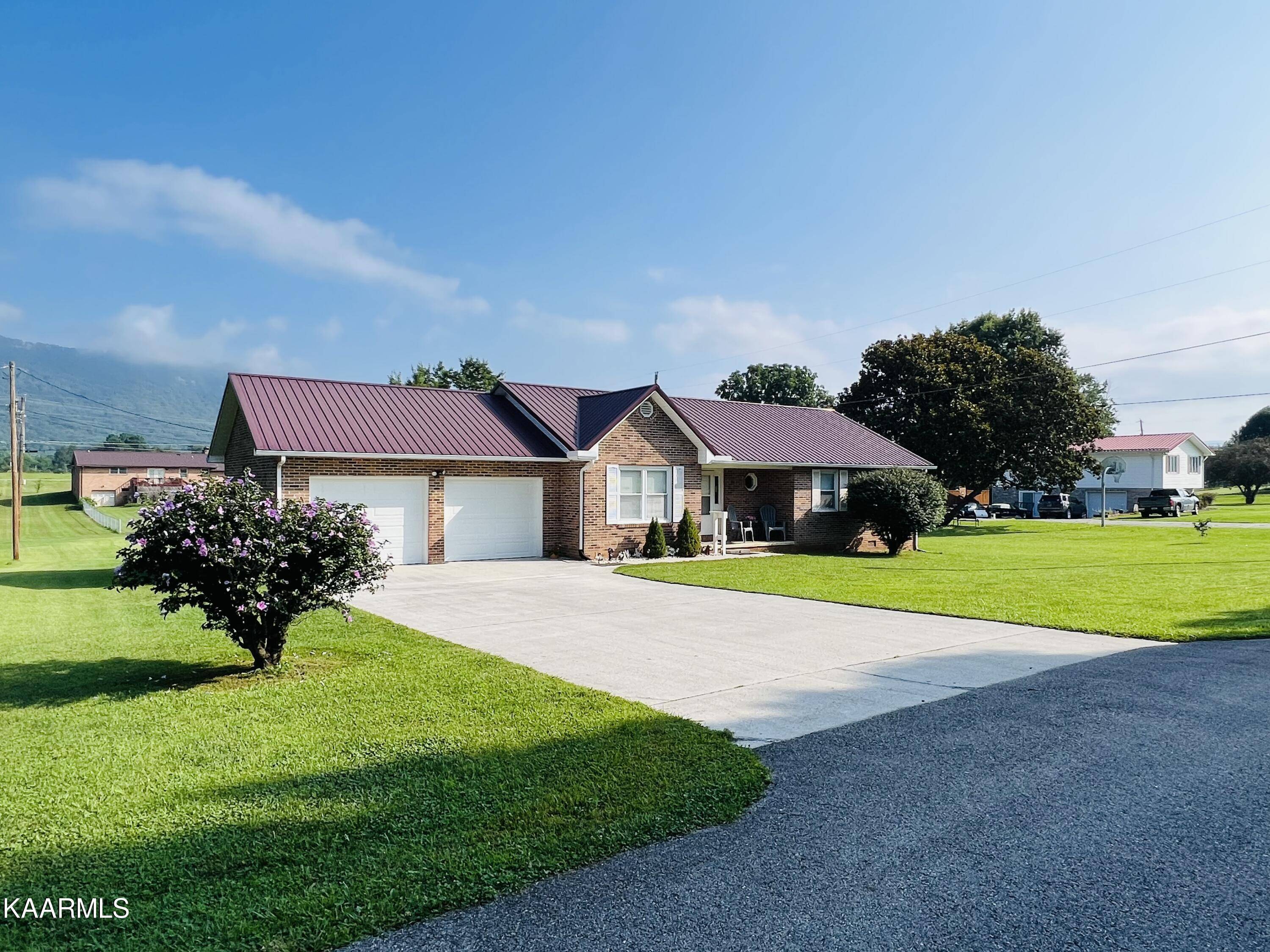 Lafollette, TN 37766,129 Farris CIR