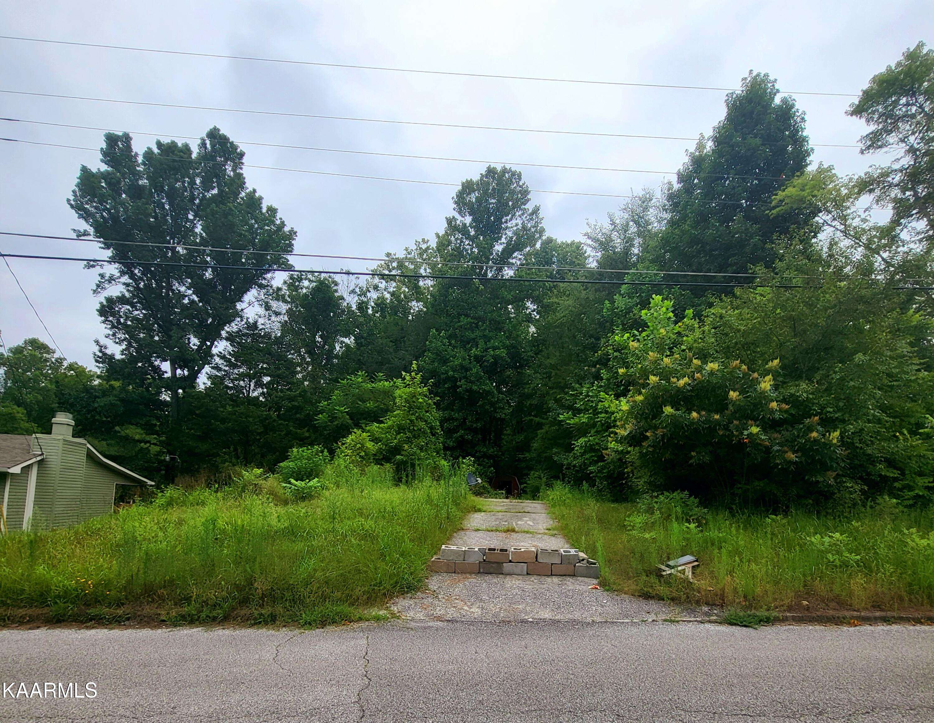 Oliver Springs, TN 37840,530 Sleepy Hollow Rd