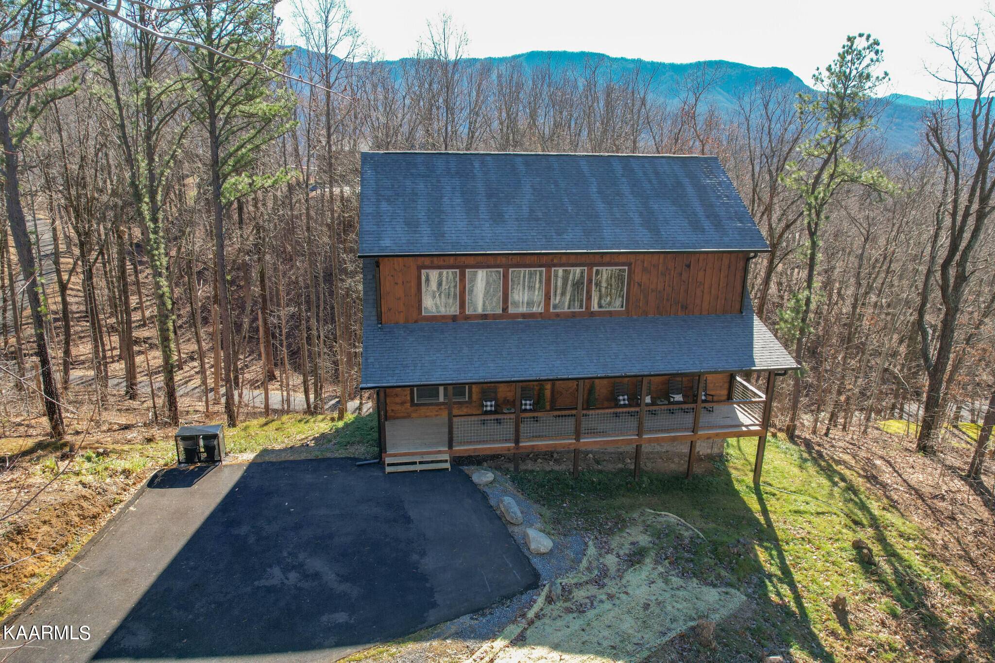 Gatlinburg, TN 37738,834 Pine Top LN