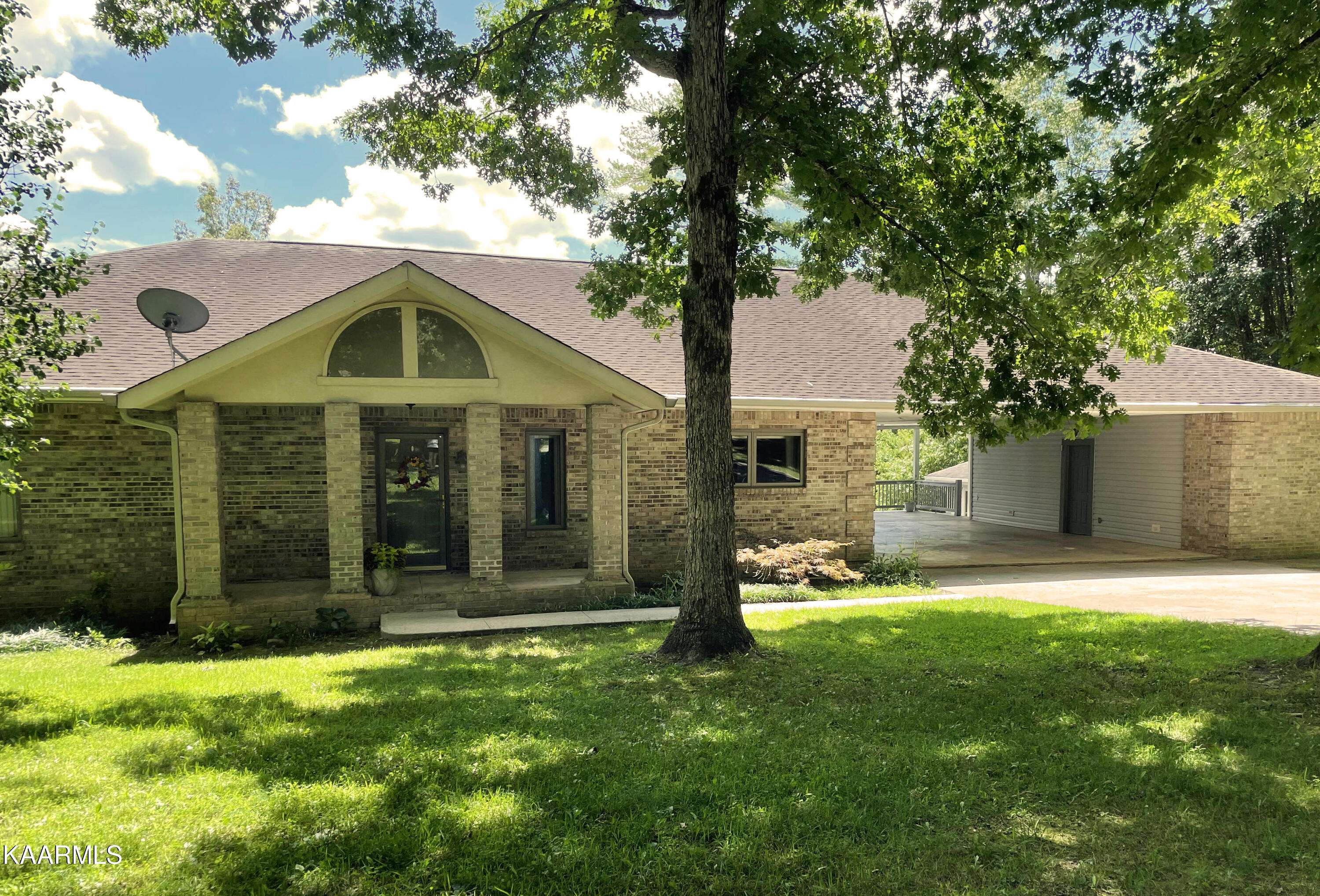 Oneida, TN 37841,704 Cooper Lake Rd