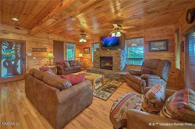 Gatlinburg, TN 37738,1215 Ski View Drive