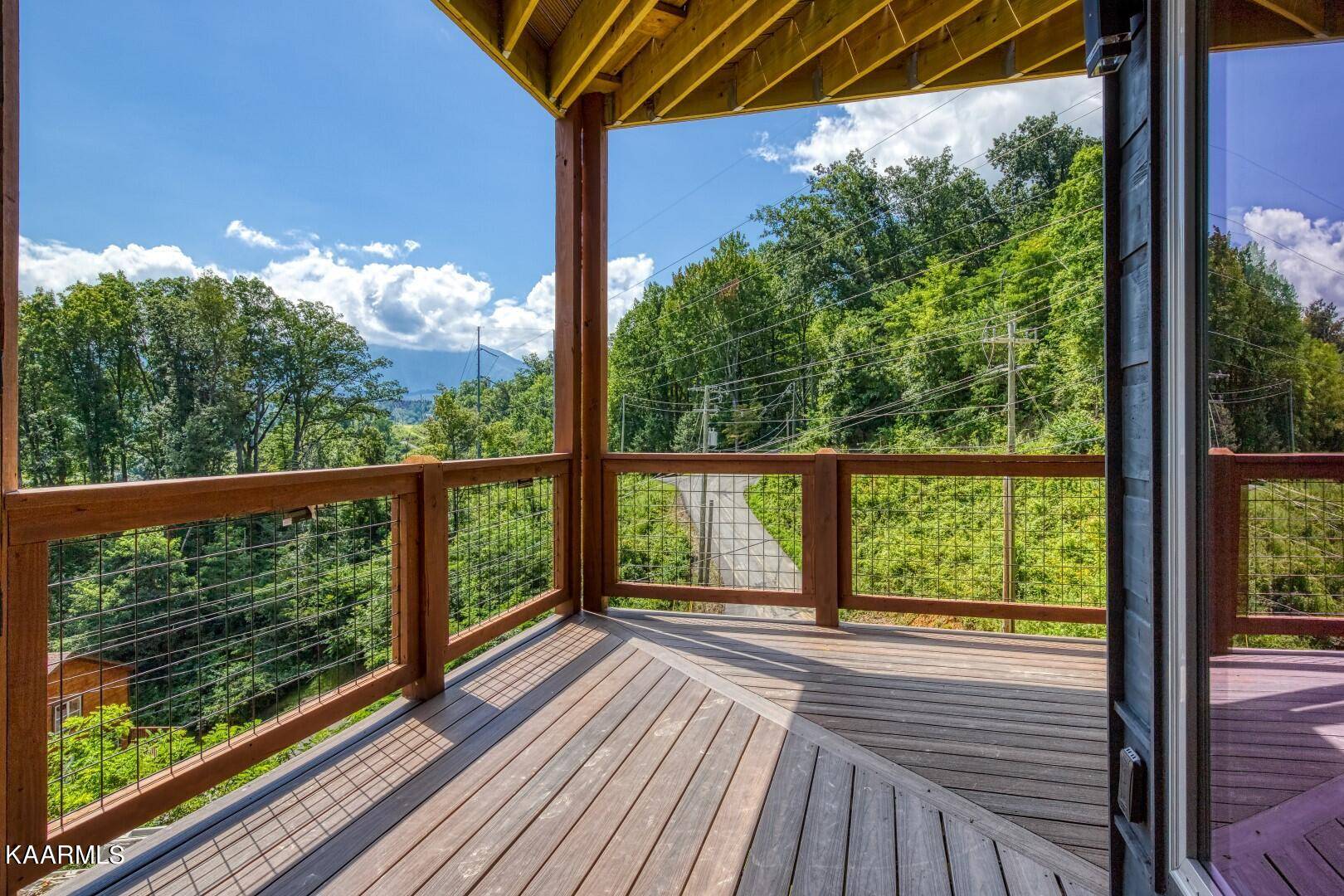 Gatlinburg, TN 37738,1225 Hemlock DR