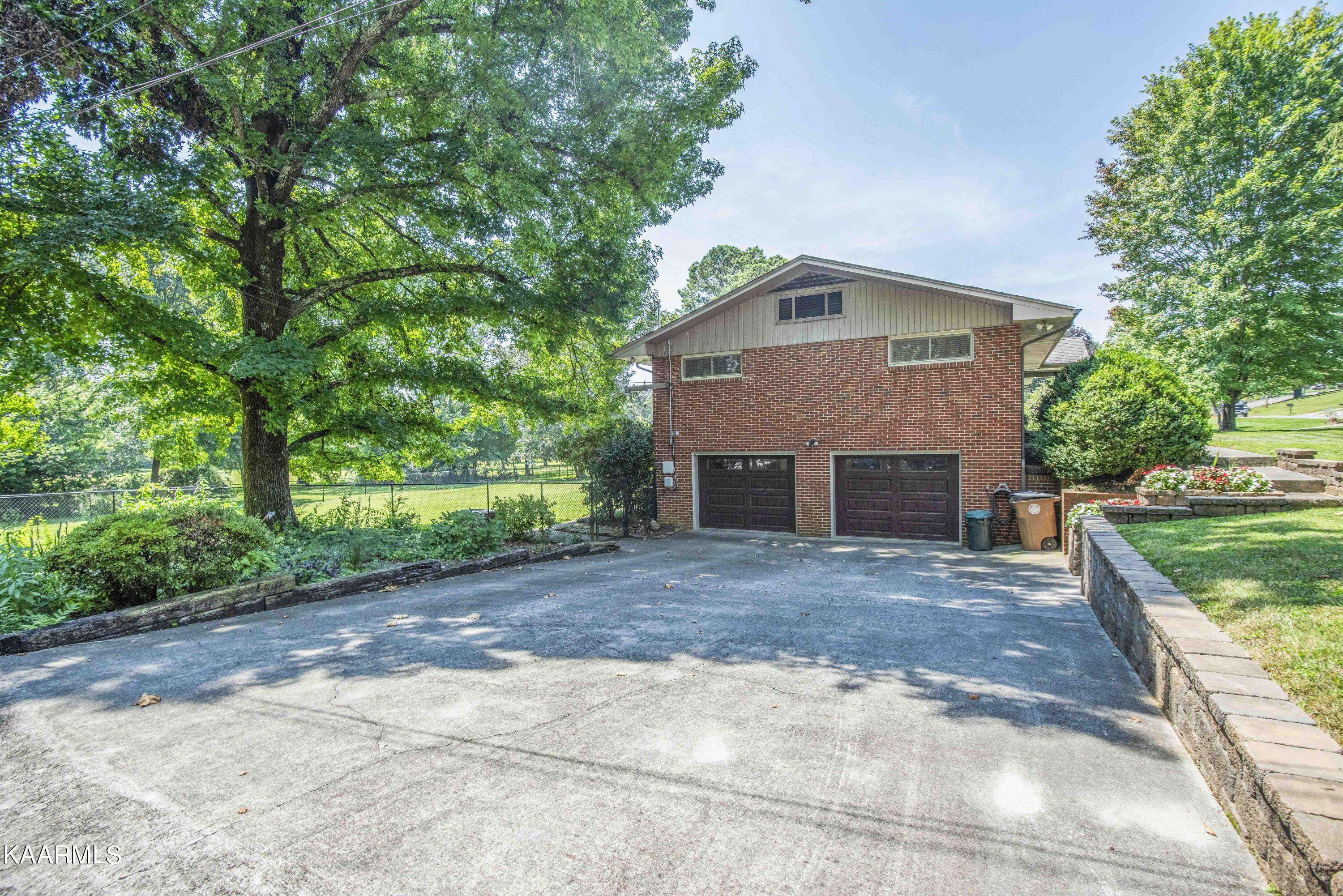 Knoxville, TN 37909,8000 Bennington DR