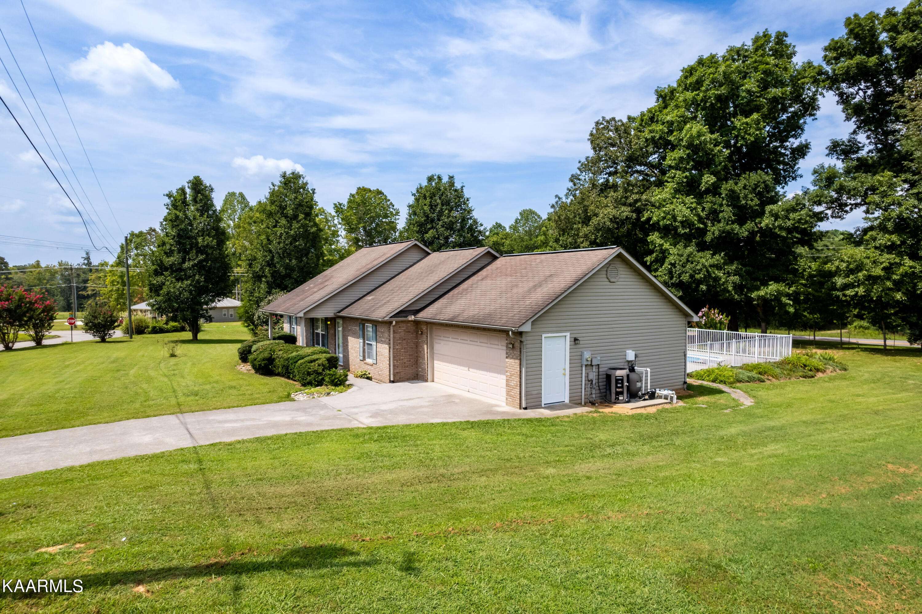 Friendsville, TN 37737,805 Alley DR