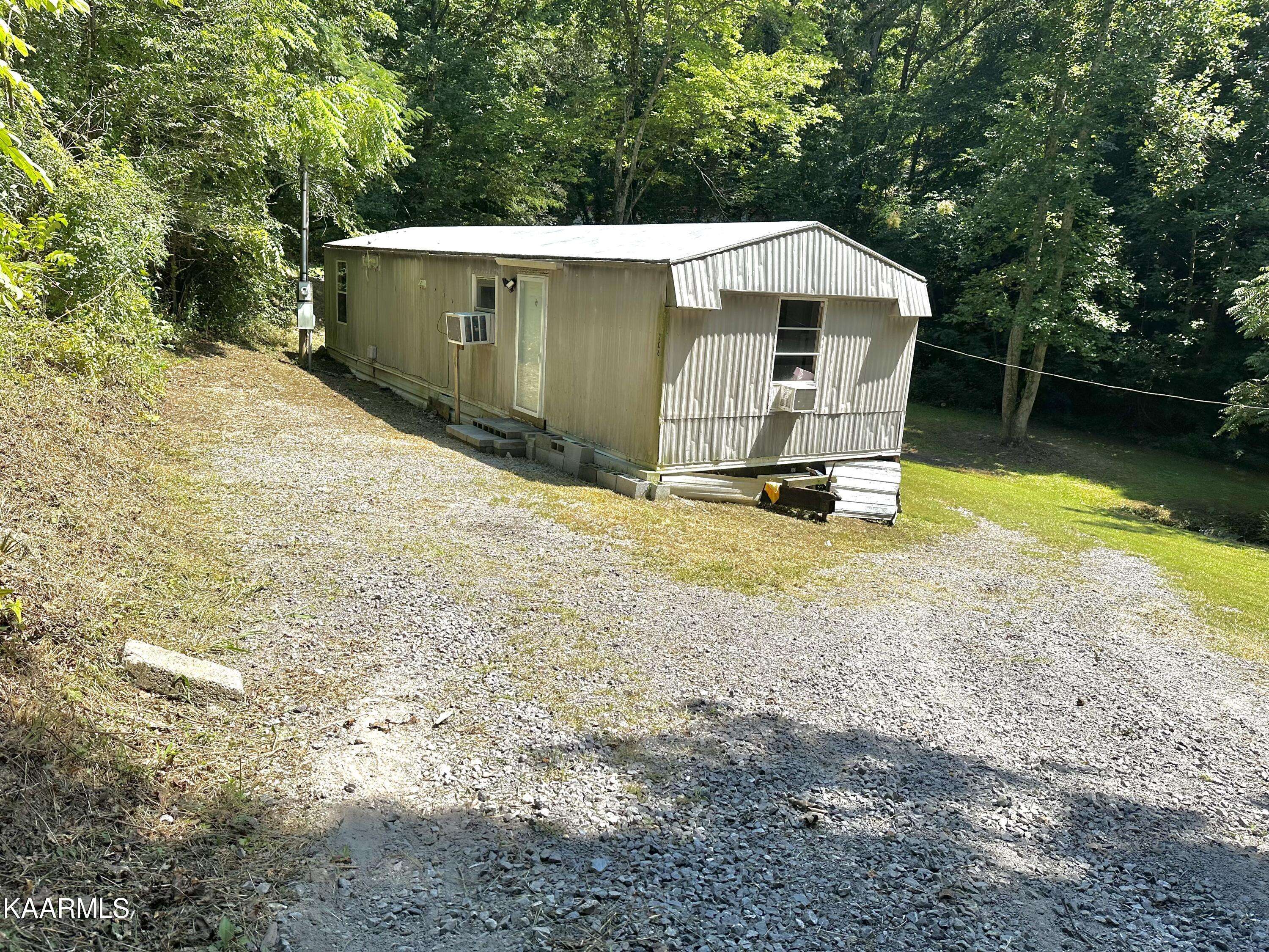 Heiskell, TN 37754,206 Davidson Hollow Rd