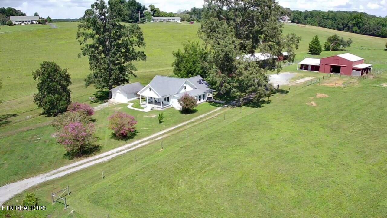 Dandridge, TN 37725,1218 Swannsylvania Rd