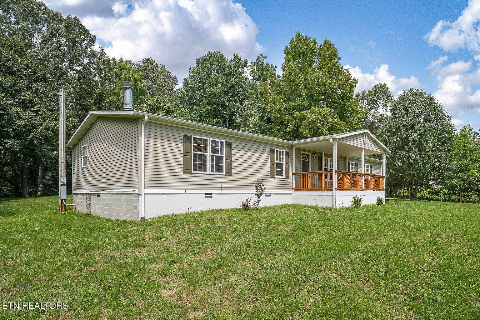 Sparta, TN 38583,504 CEDAR GROVE ROAD LN