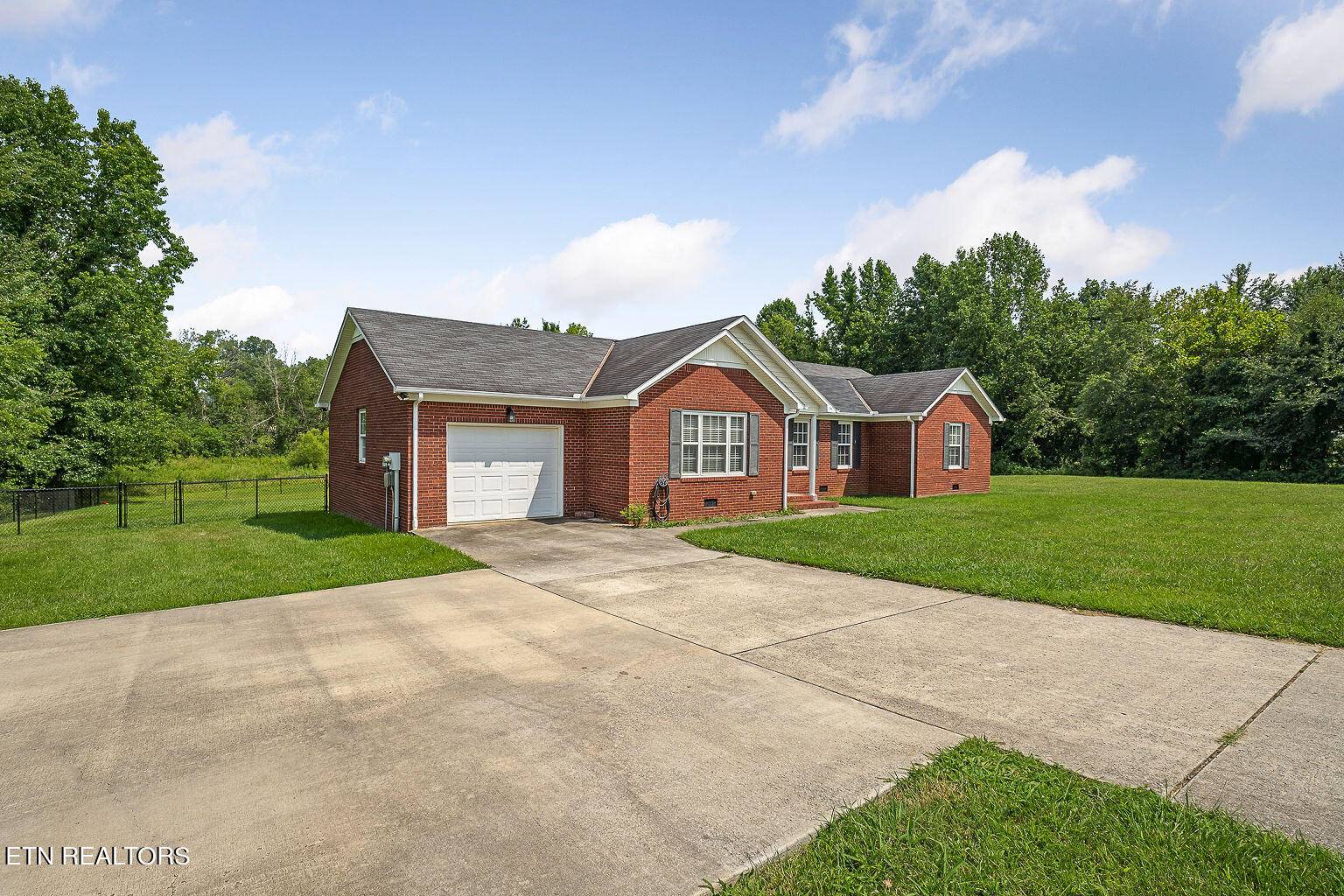 Sparta, TN 38583,237 WESTWOOD DR, DR