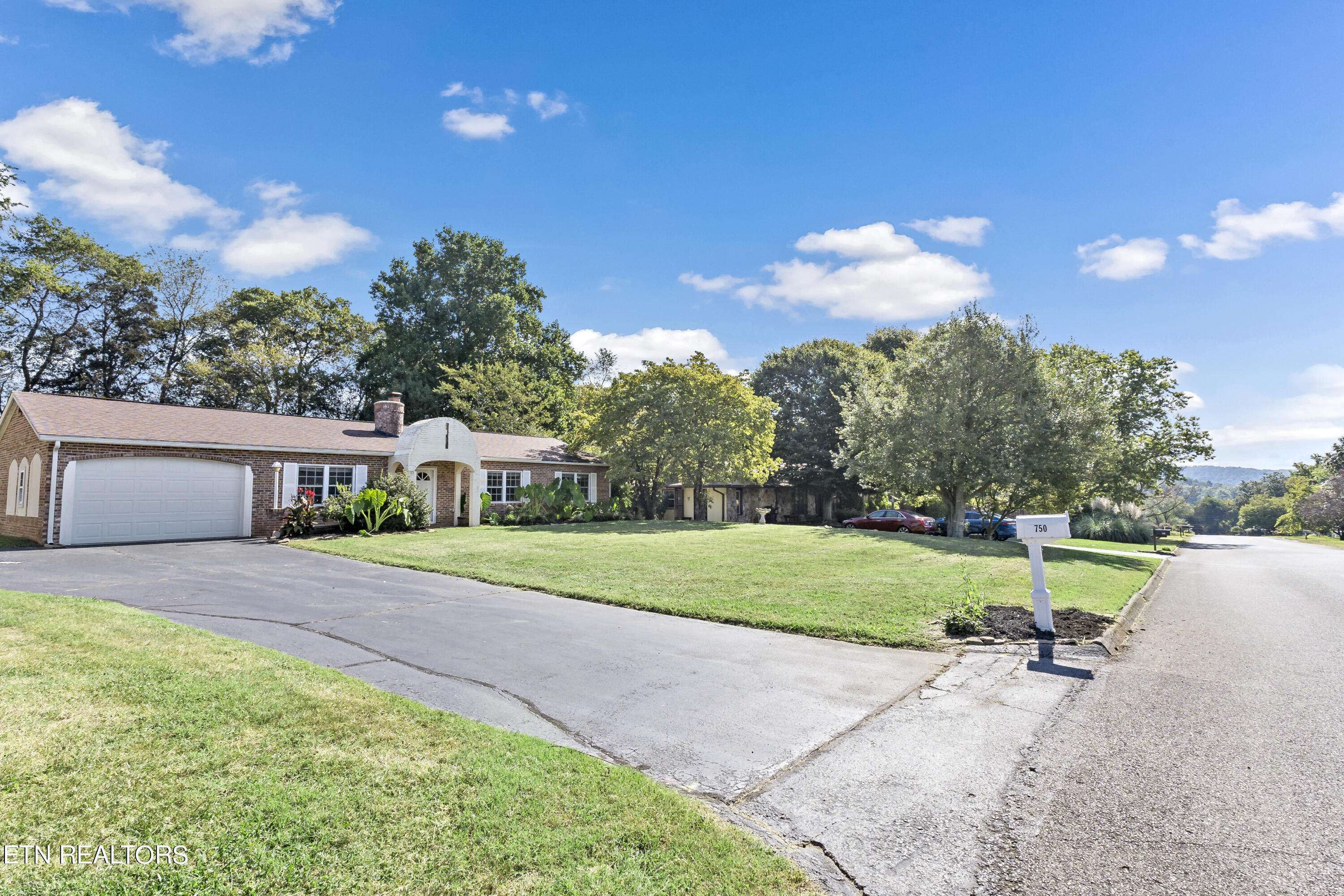 Lenoir City, TN 37772,750 Foster DR