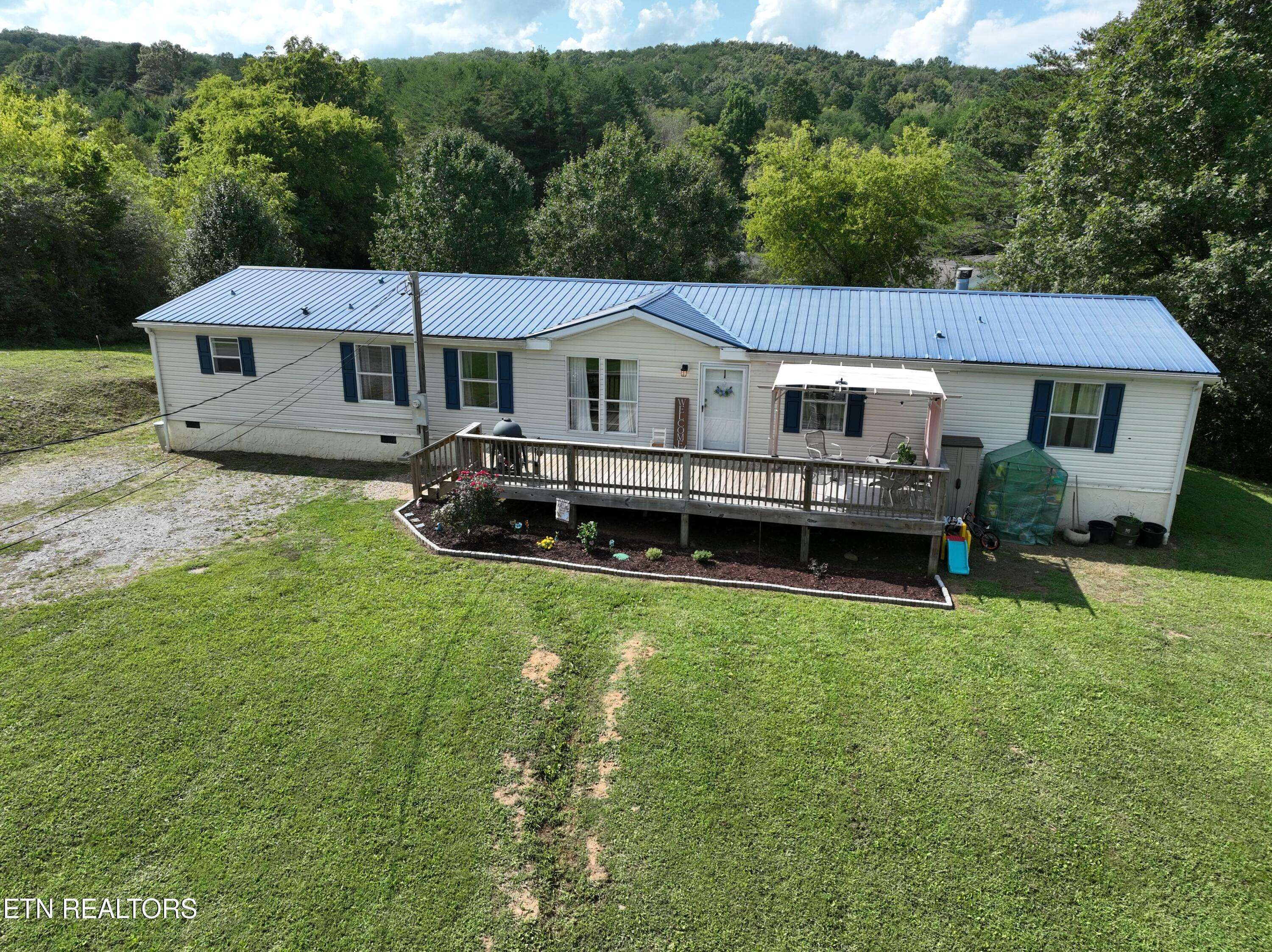 Tellico Plains, TN 37385,156 Martin Rd