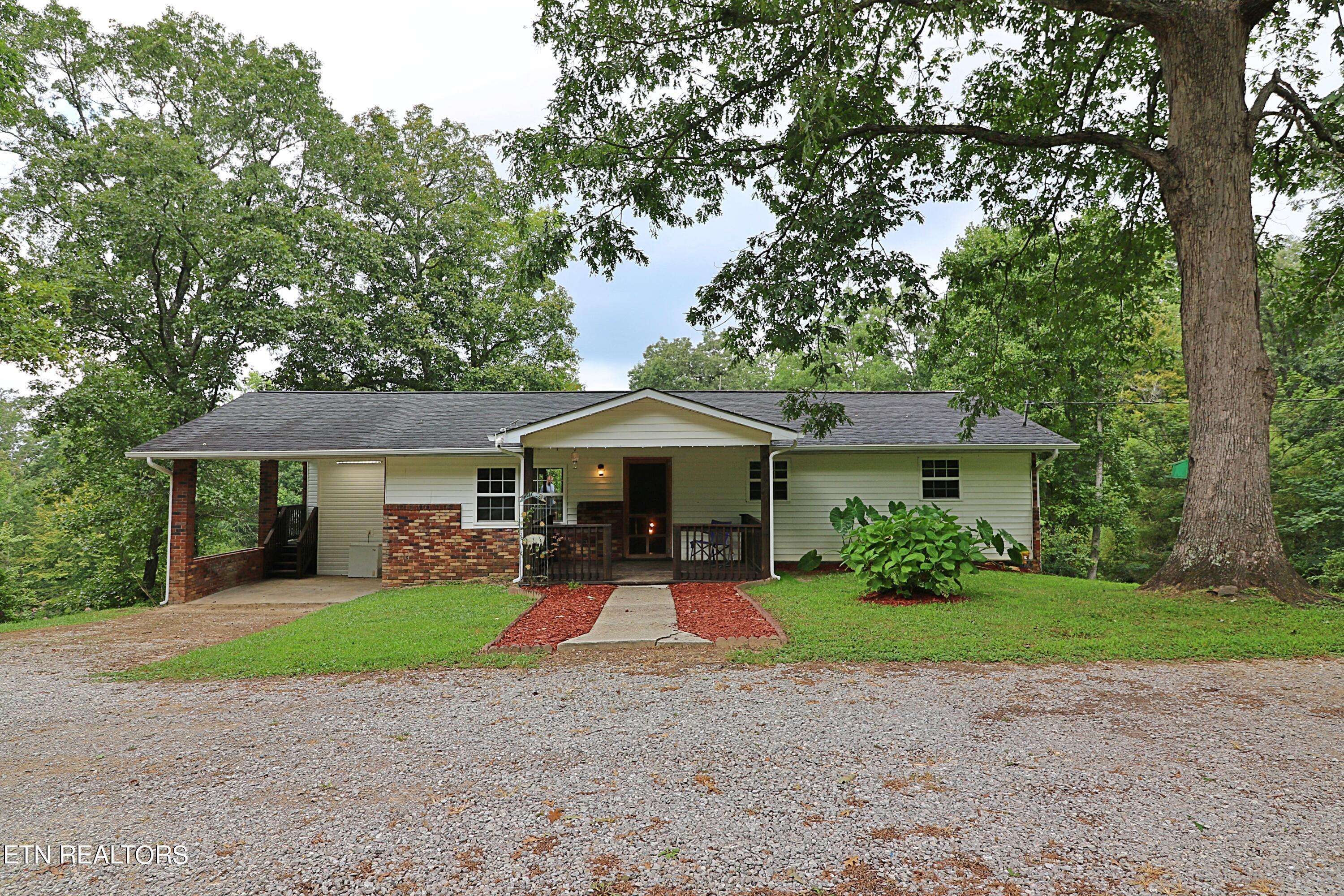 Oneida, TN 37841,216 Bond LN