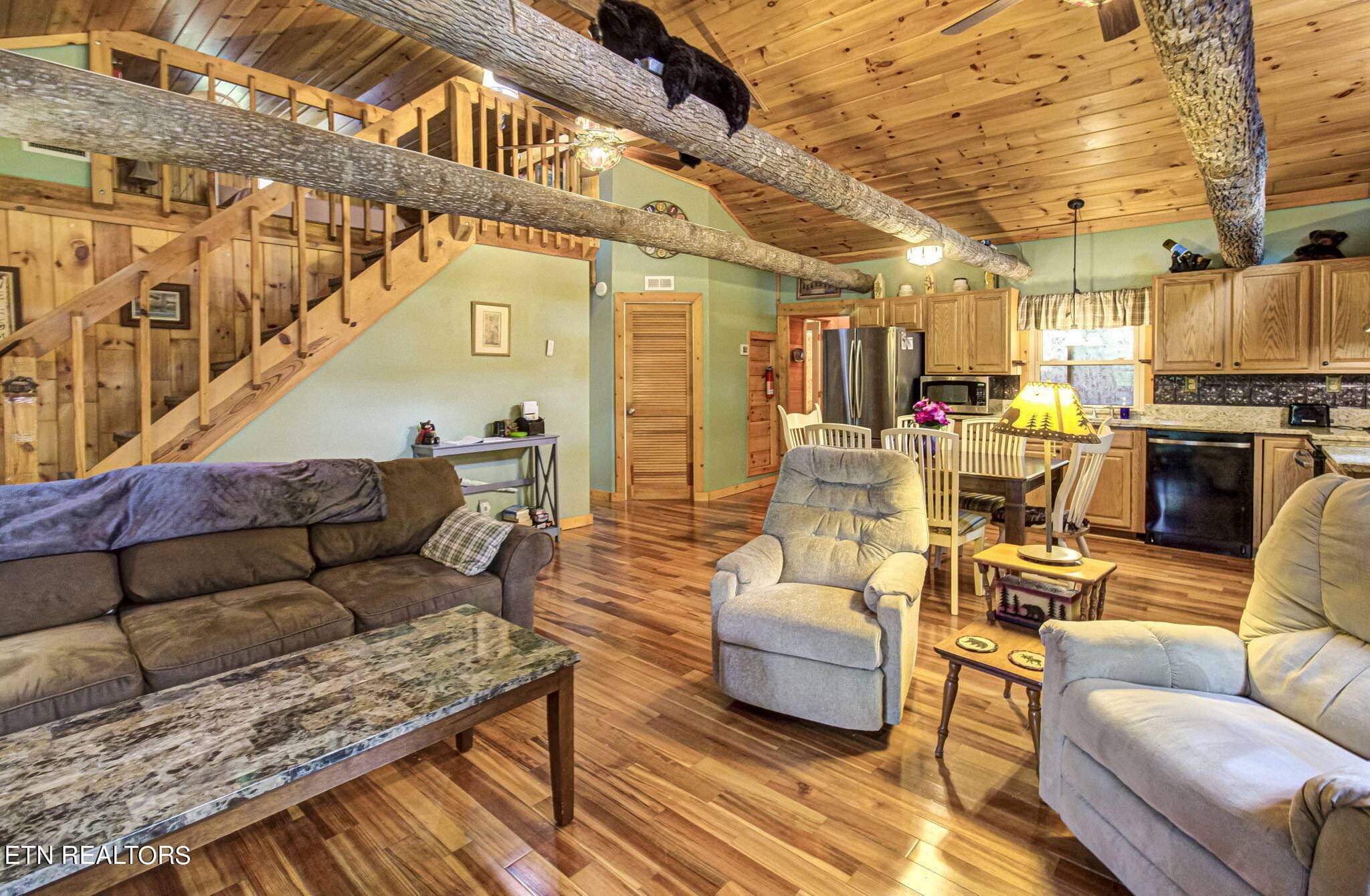 Tellico Plains, TN 37385,215 Lake Heights Rd