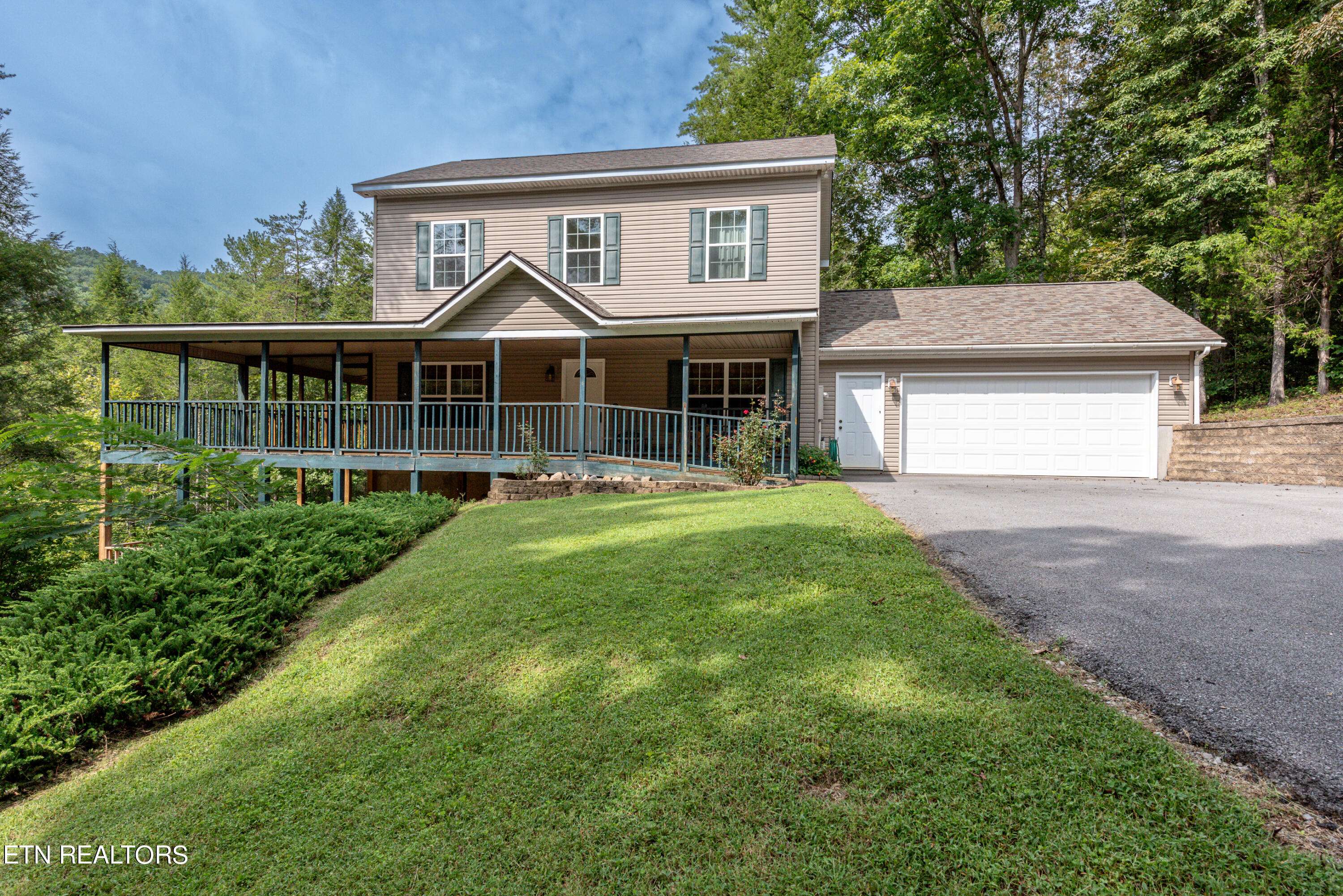 Townsend, TN 37882,341 Rainbow CIR