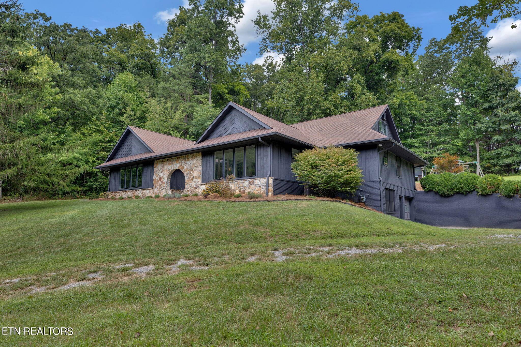 Morristown, TN 37814,967 Cordell Hull DR