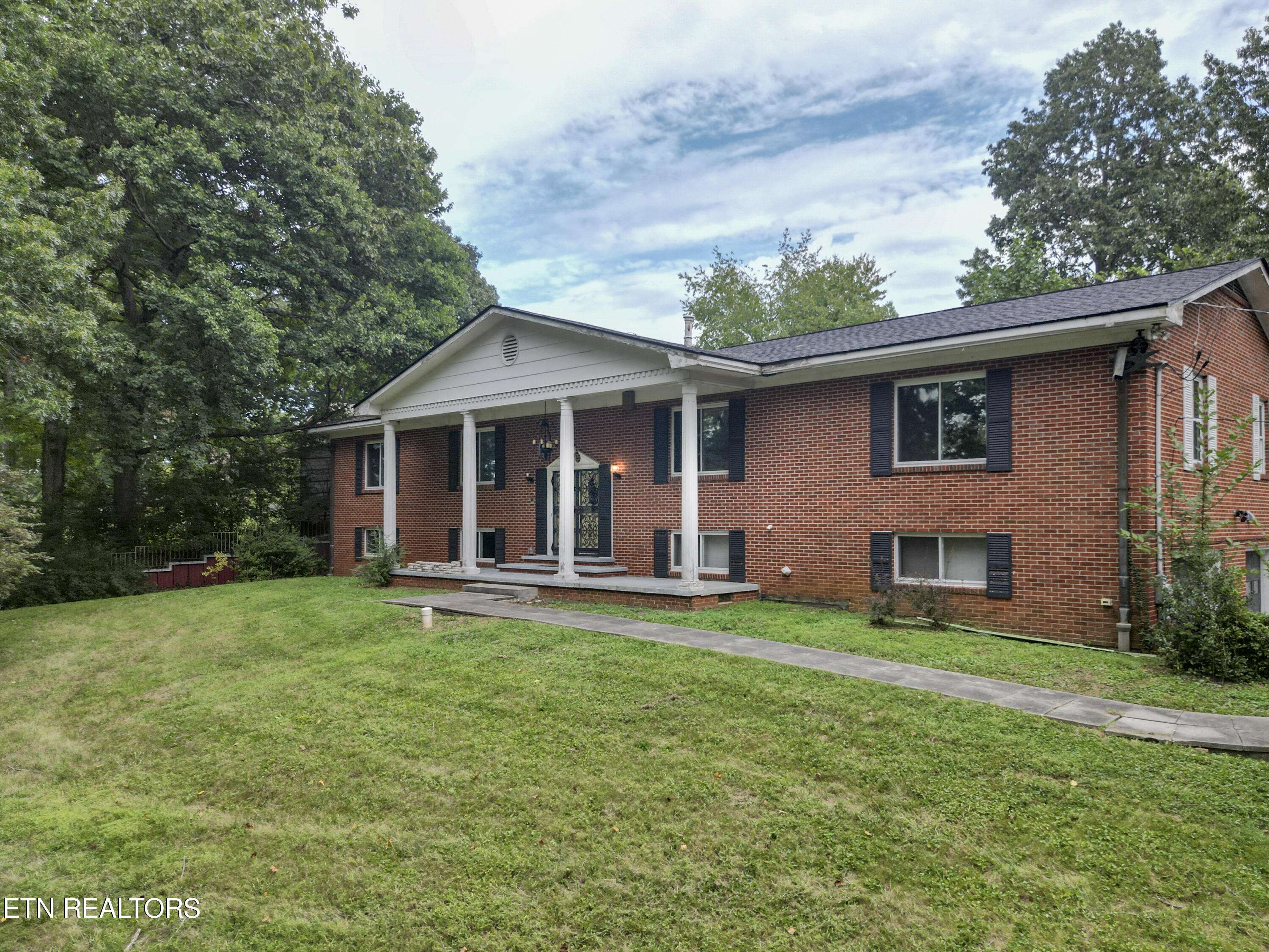 Louisville, TN 37777,1228 Top Hill CIR