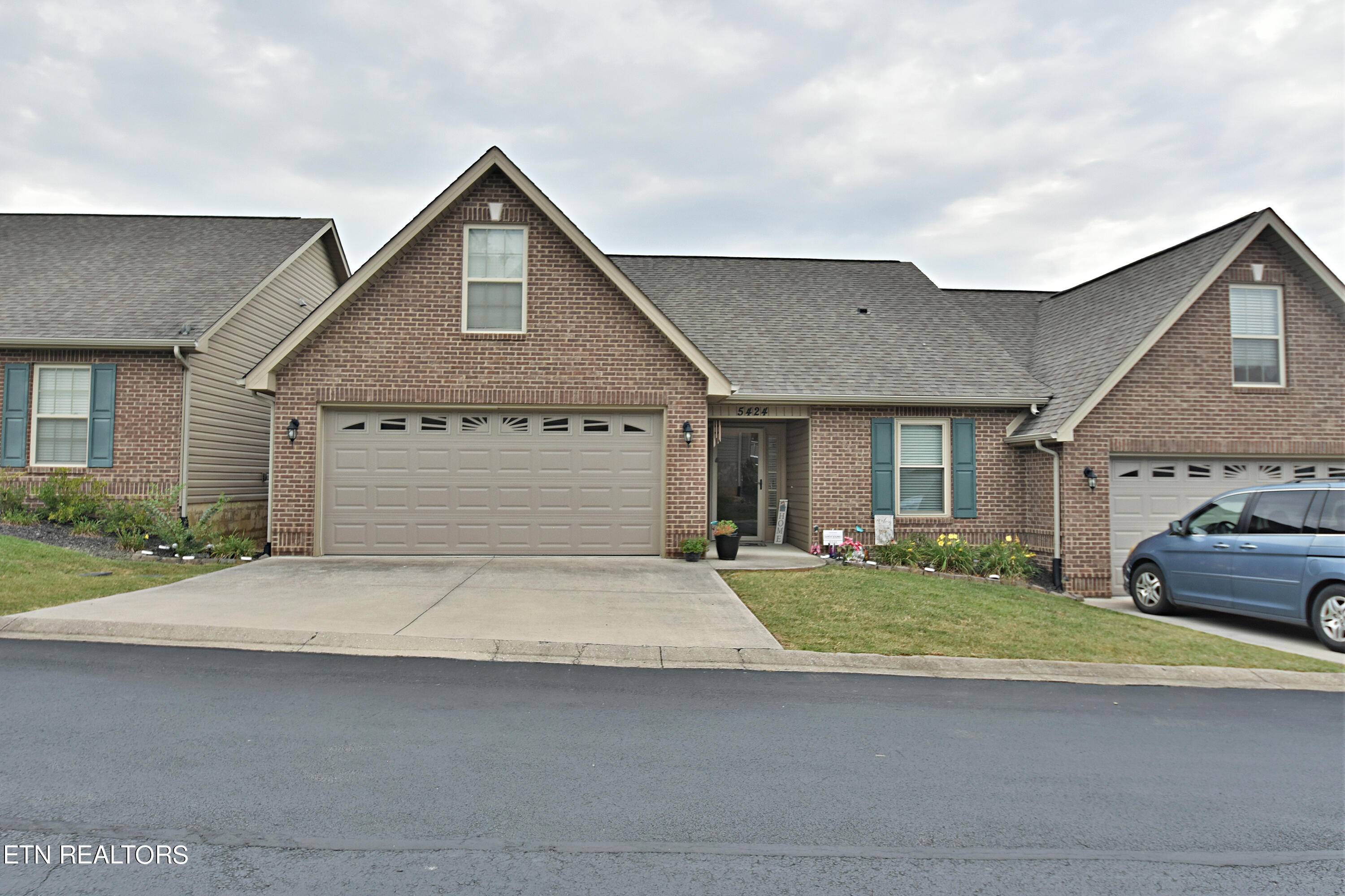 Knoxville, TN 37918,5424 Boulder WAY