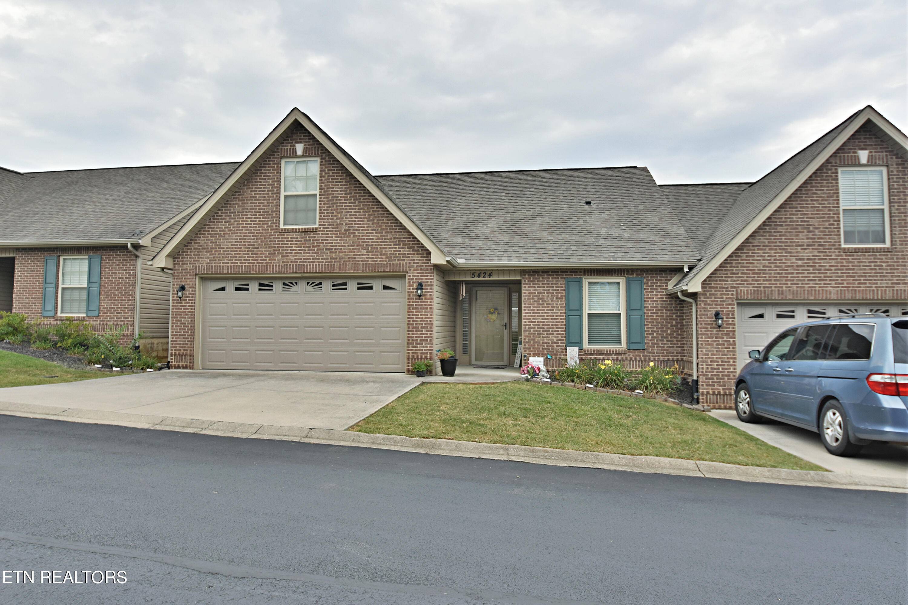 Knoxville, TN 37918,5424 Boulder WAY