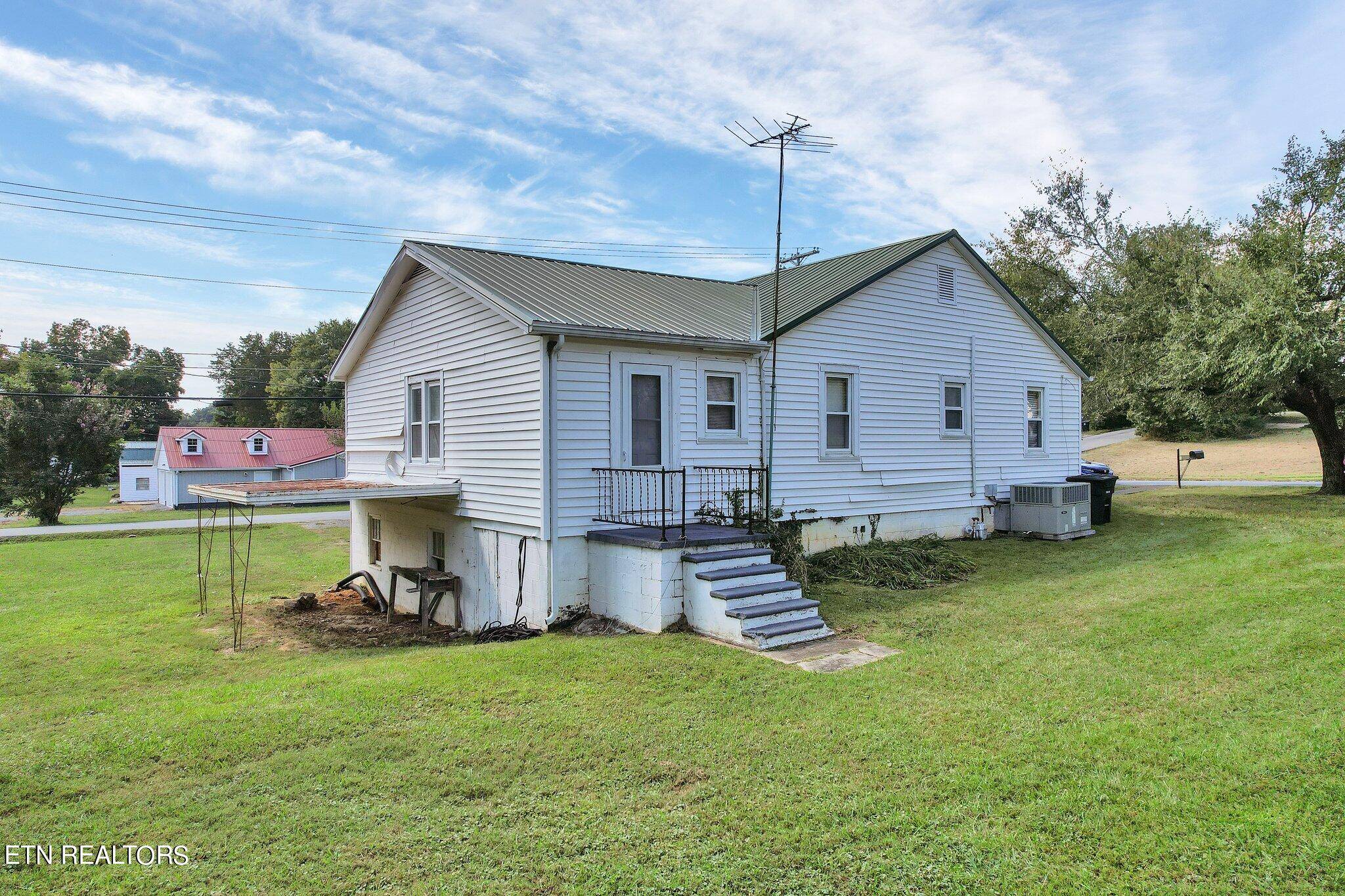 Athens, TN 37303,413 Oak St