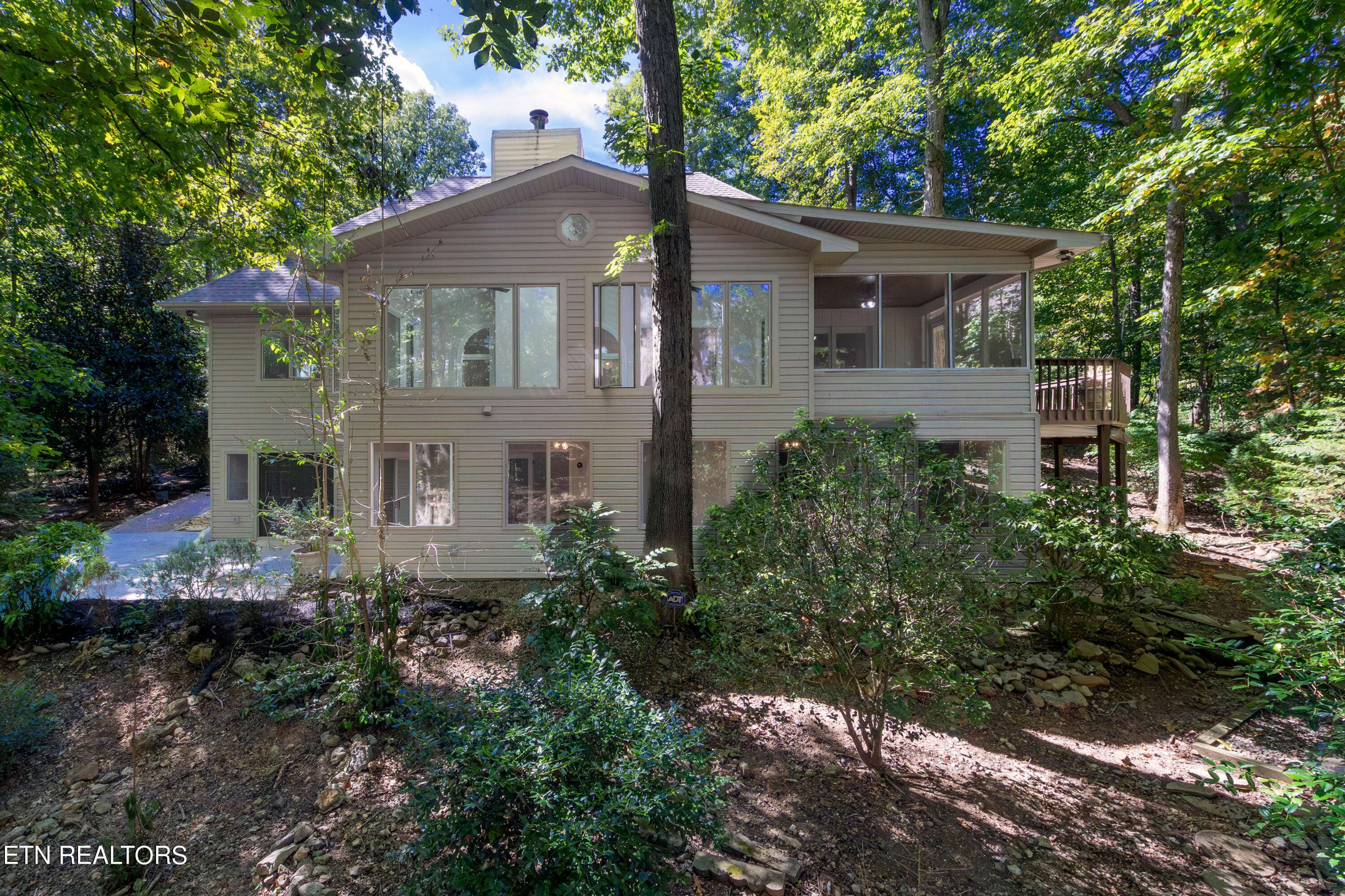 Loudon, TN 37774,120 Vinita LN