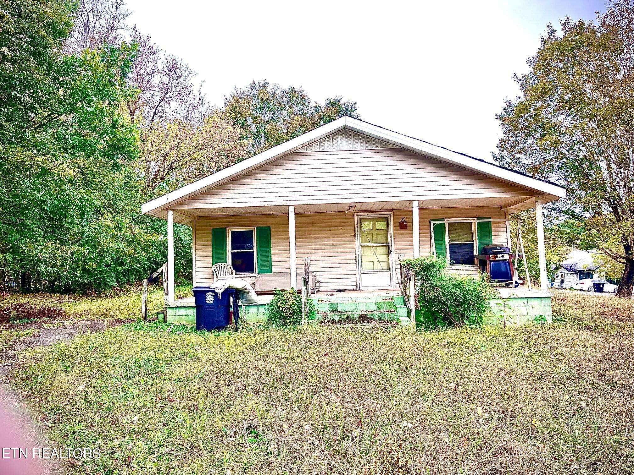 Athens, TN 37303,1214 Richardson St