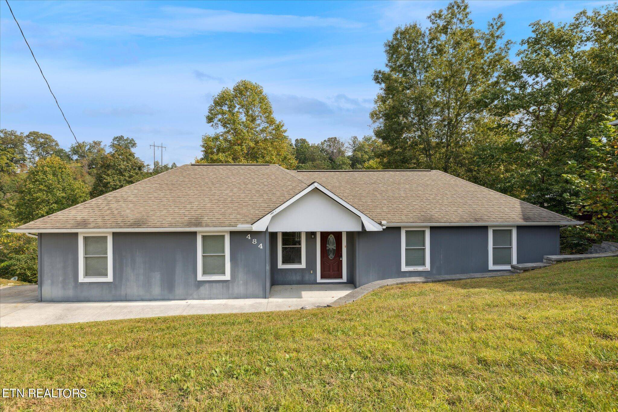 Caryville, TN 37714,484 Perry Smith LN