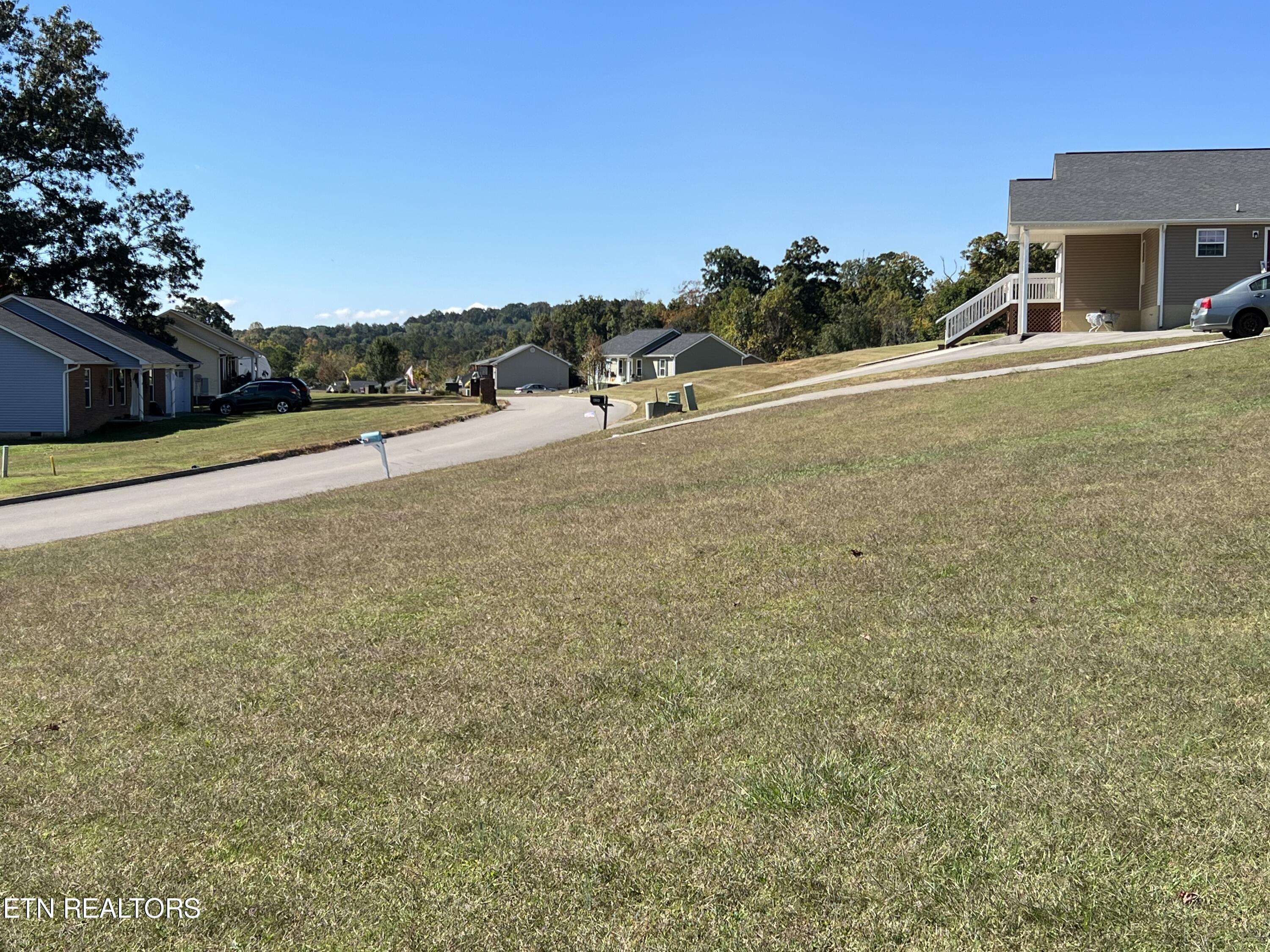 Dandridge, TN 37725,Quiet Oaks WAY