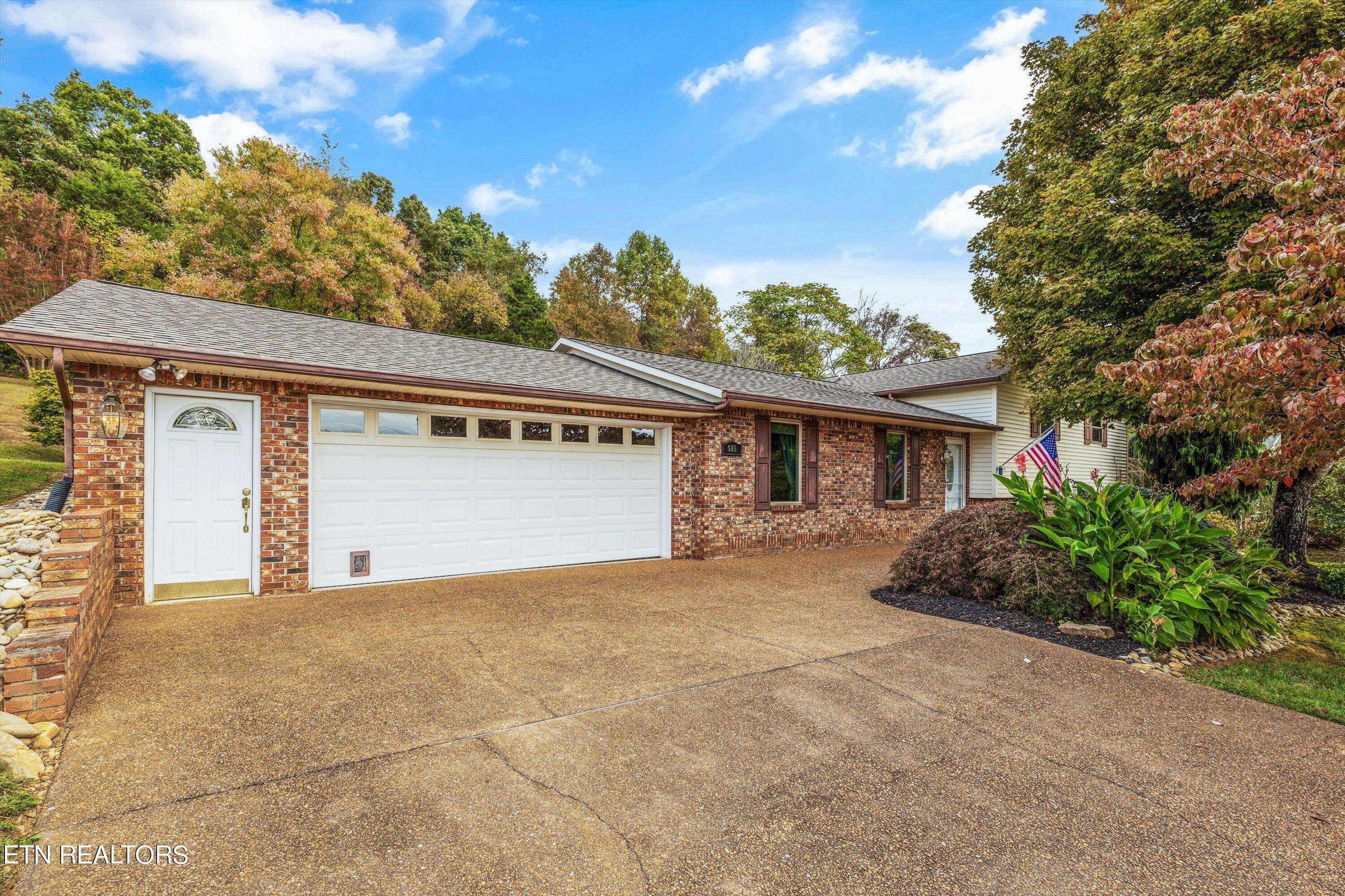 Morristown, TN 37814,985 Pinewood CIR