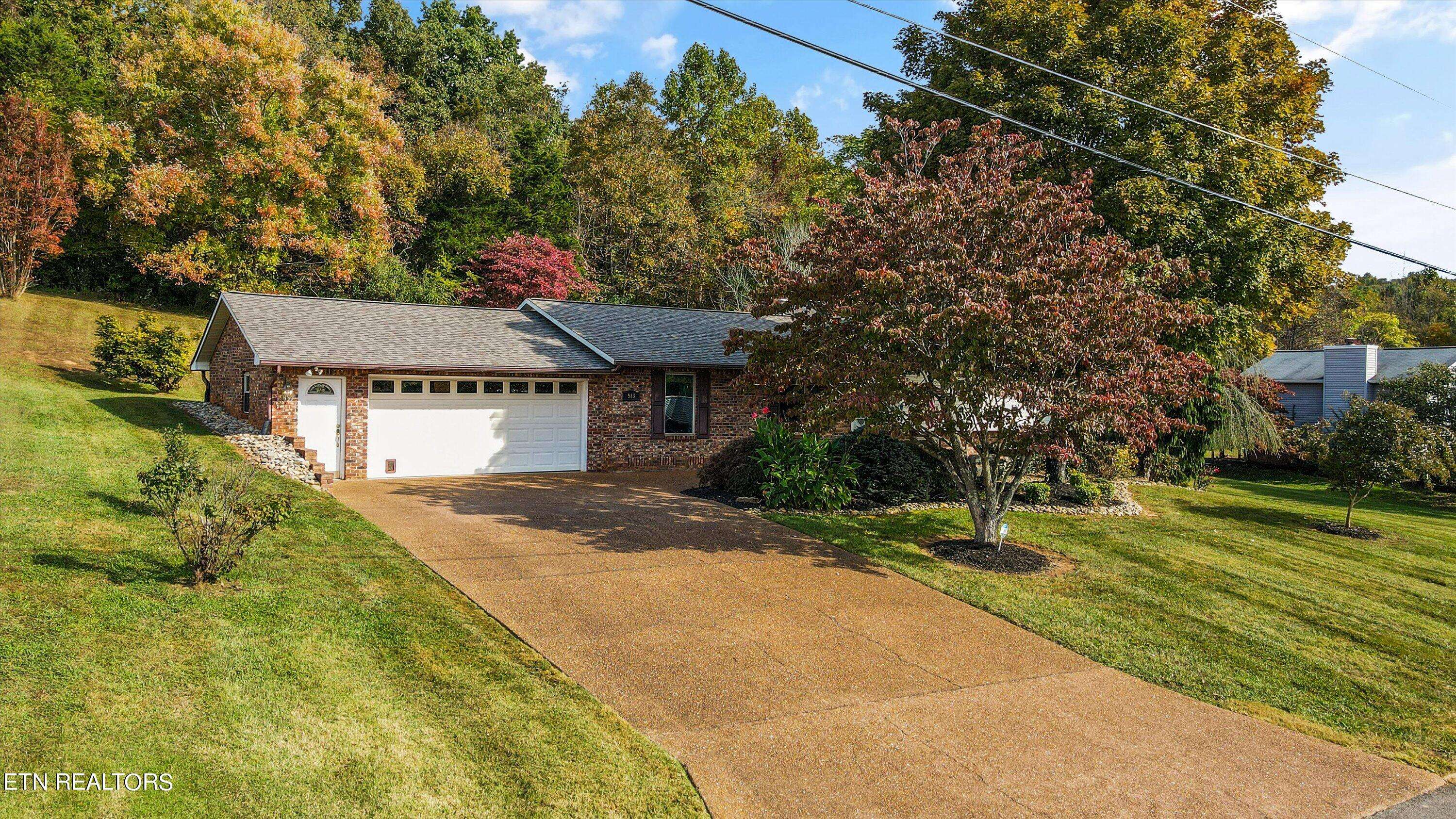 Morristown, TN 37814,985 Pinewood CIR