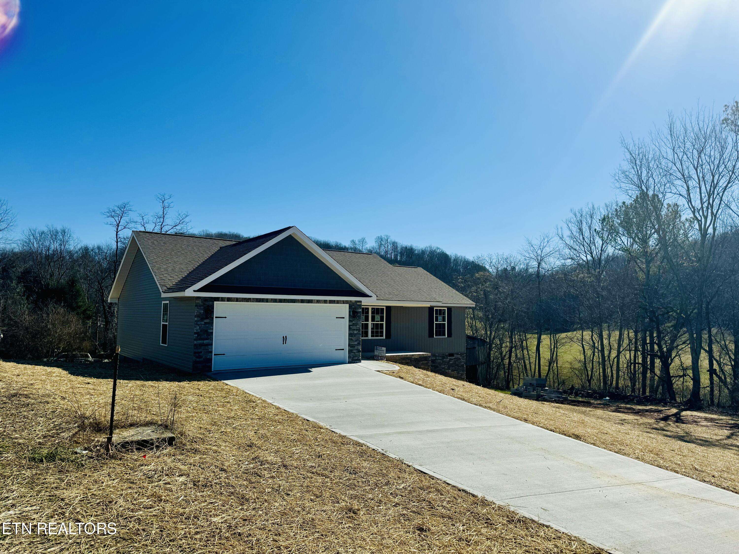 Tazewell, TN 37879,100 BRAY LN