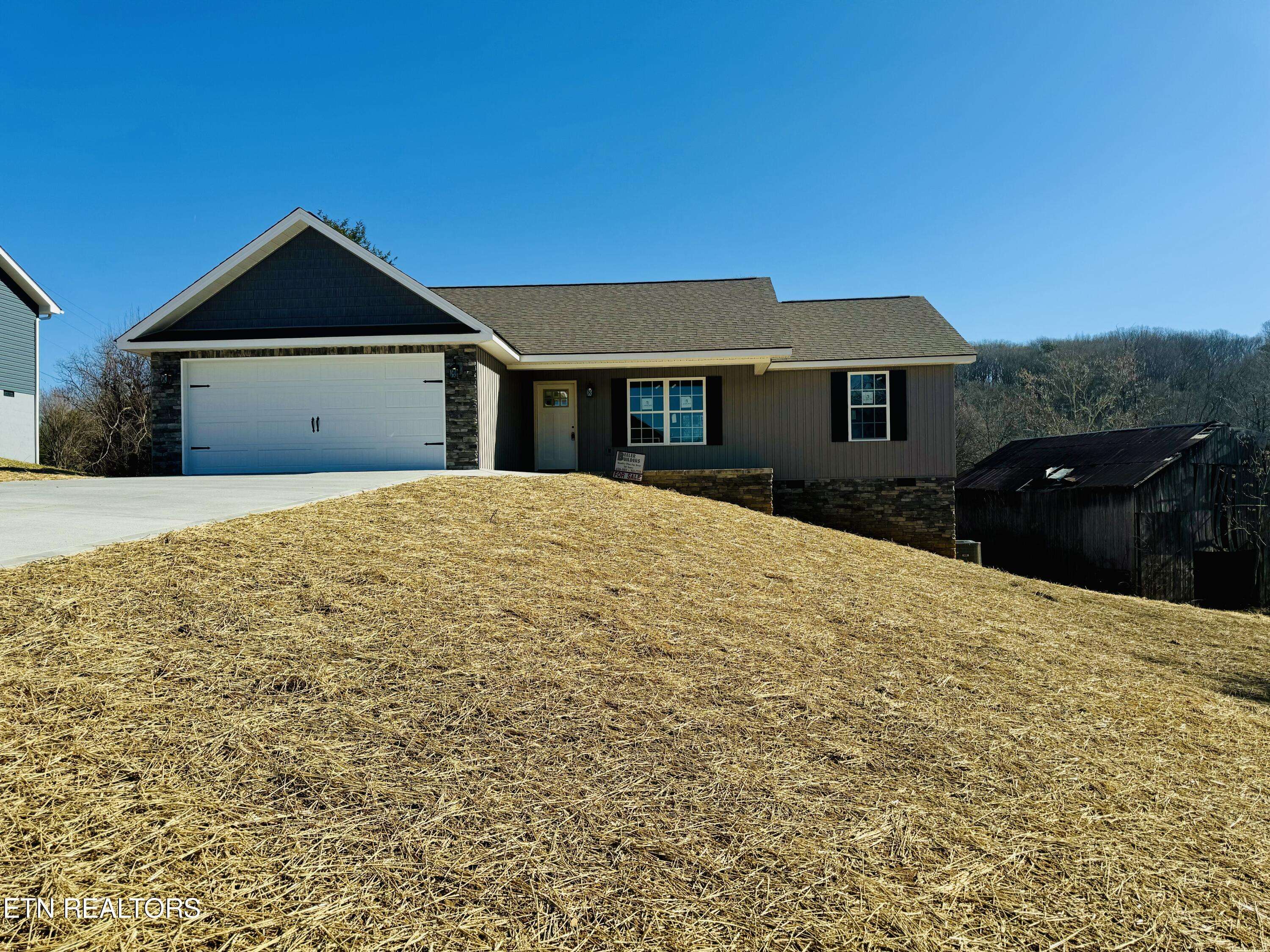 Tazewell, TN 37879,100 BRAY LN