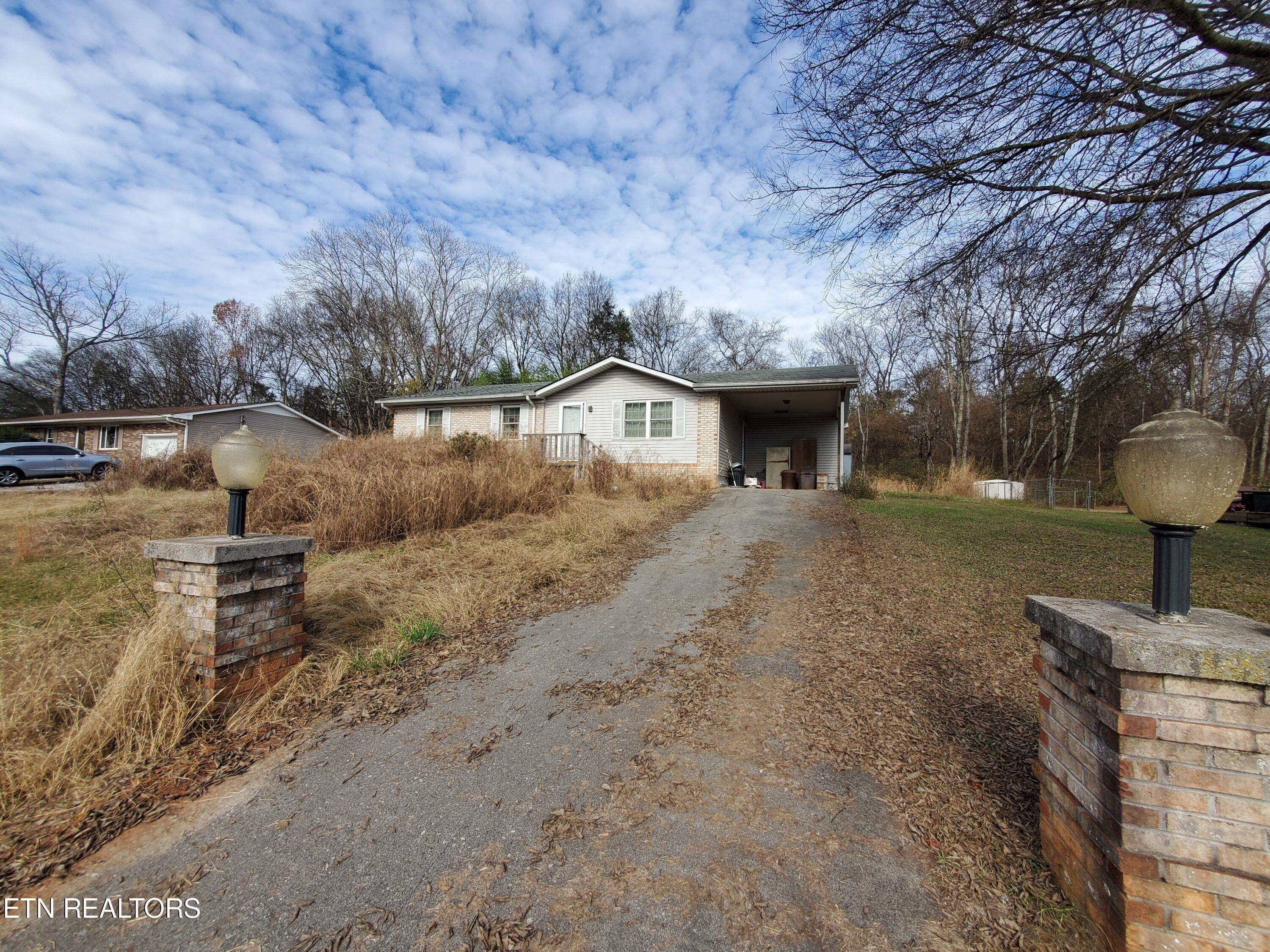 Strawberry Plains, TN 37871,2948 Bluegrass LN