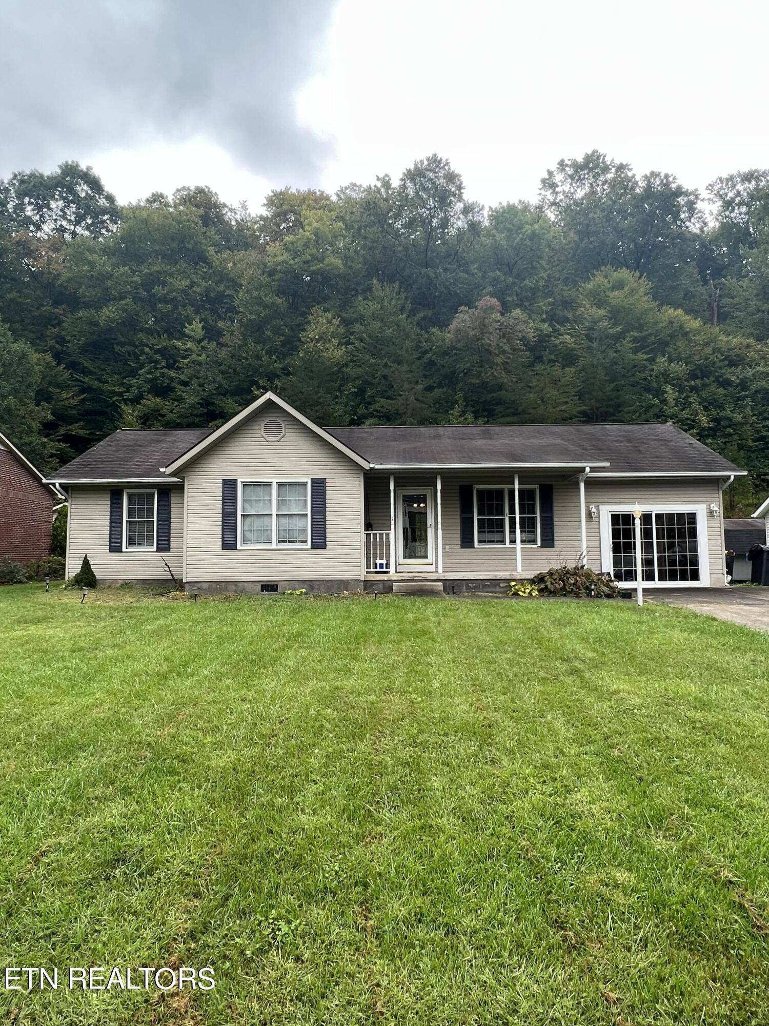 Middlesboro, KY 40965,212 WINDERMERE DR