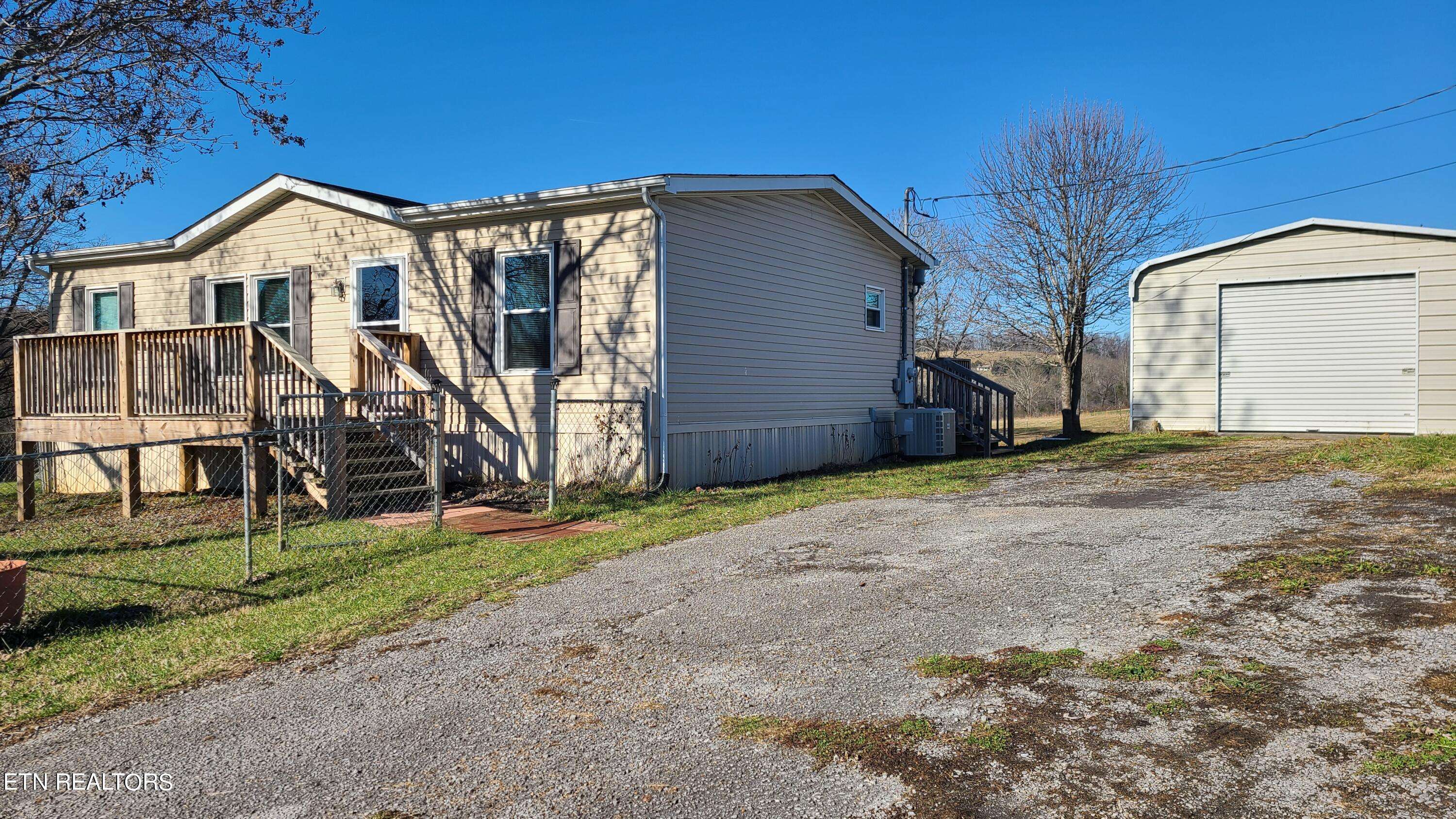 Morristown, TN 37813,915 Drew DR