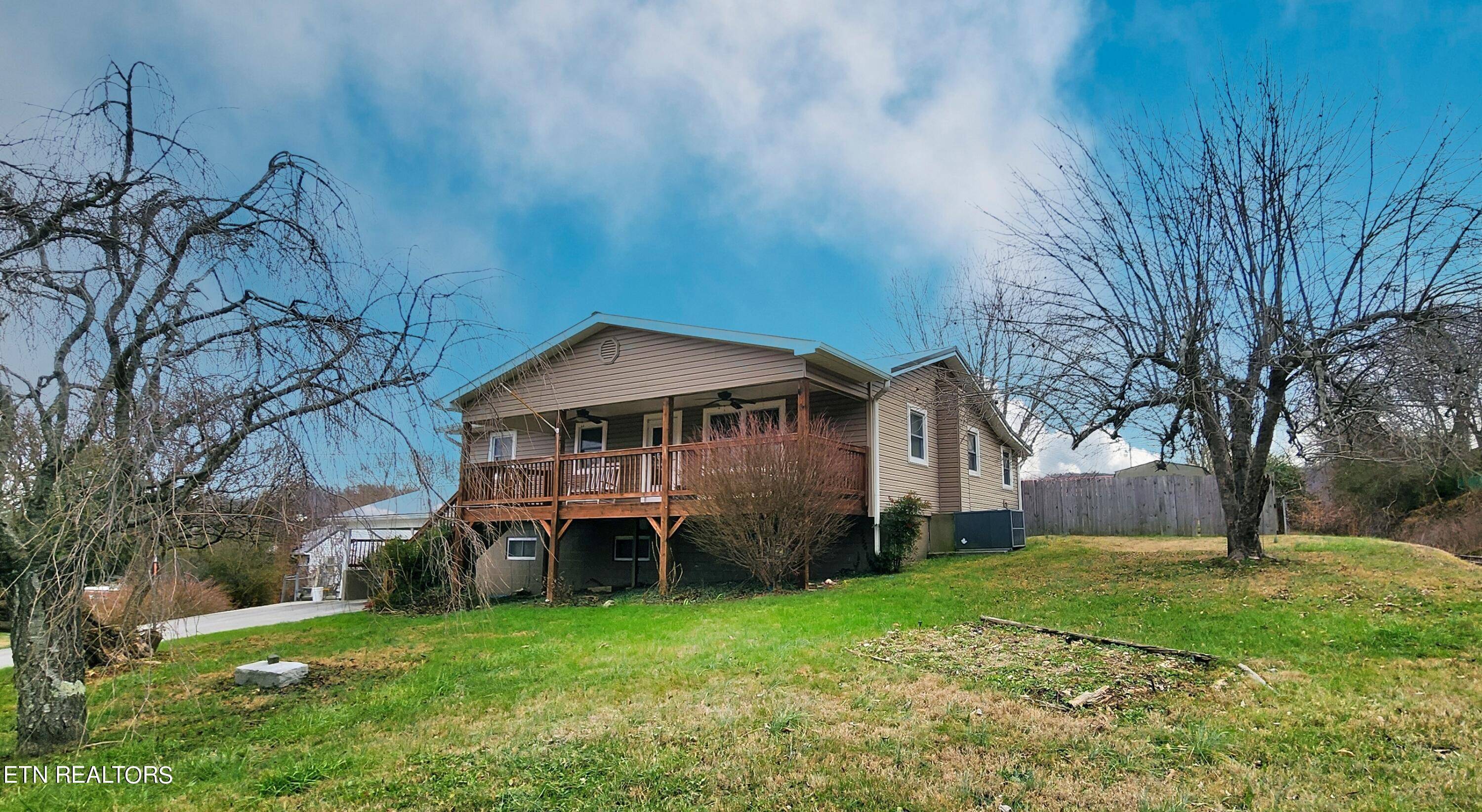 Caryville, TN 37714,115 Oak LN