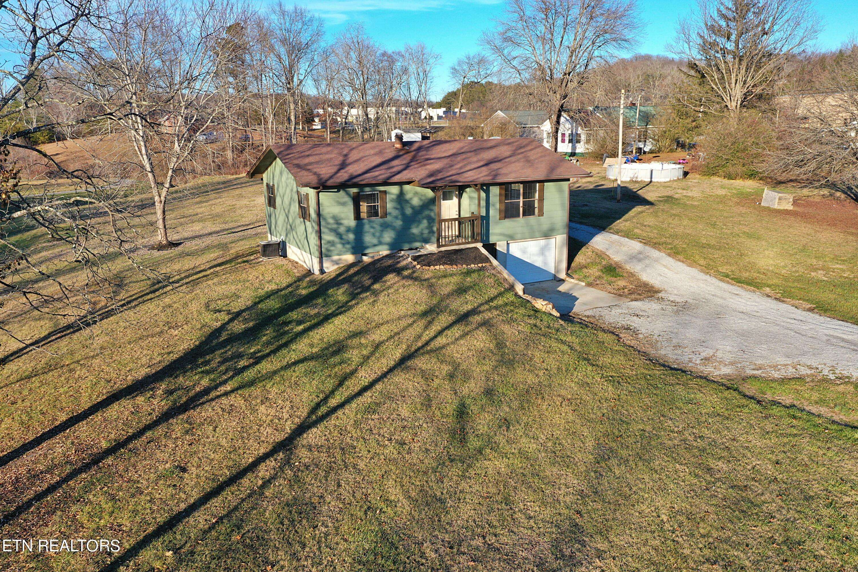 Oneida, TN 37841,332 Slaven LN