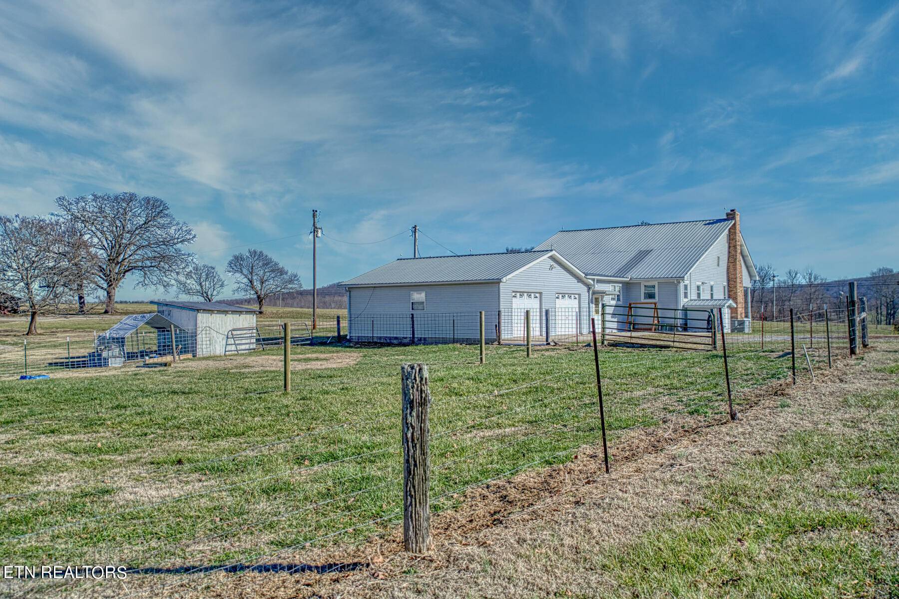 Walling, TN 38587,152 W D White Rd