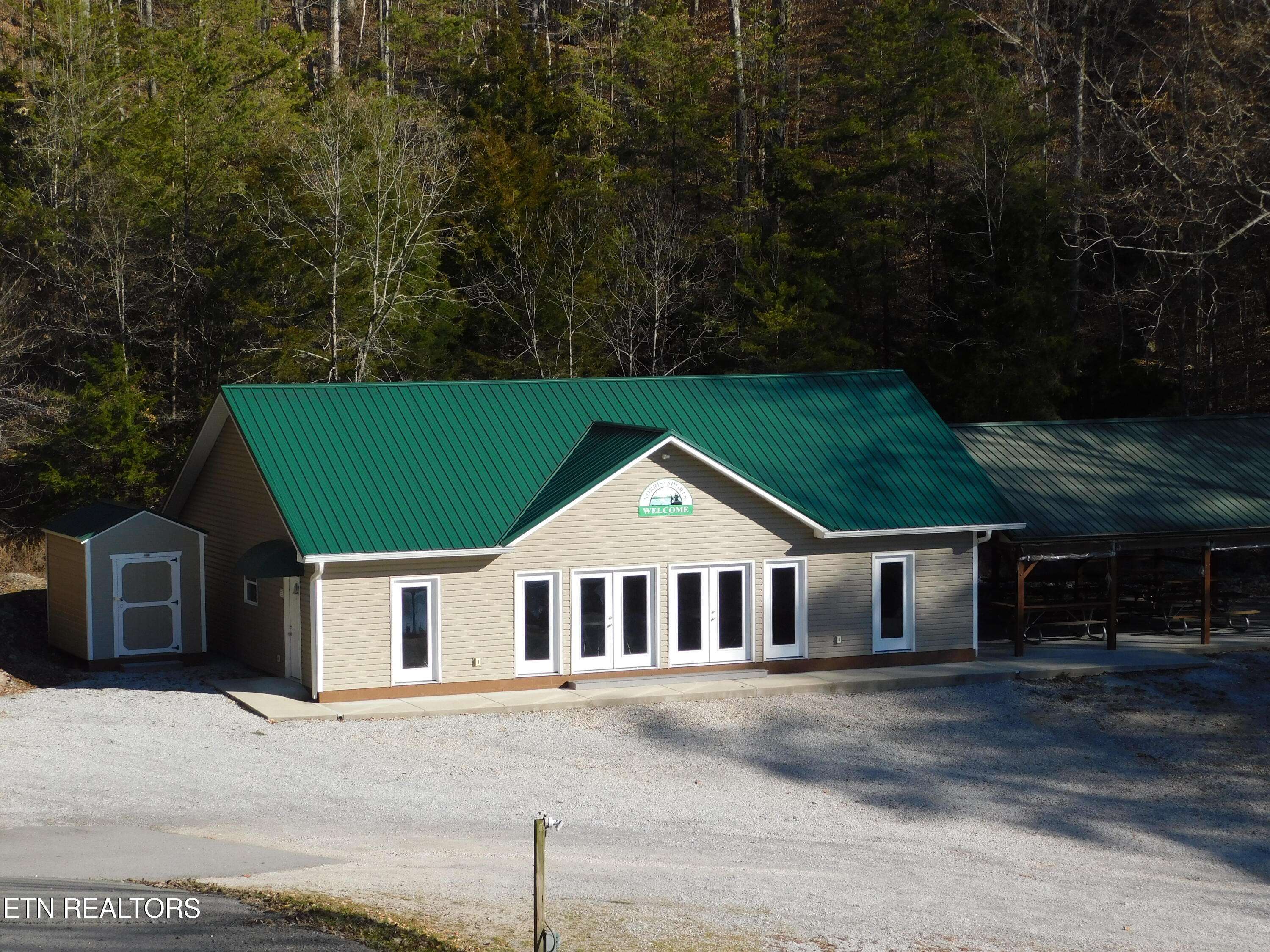 New Tazewell, TN 37825,Whistle Valley Road