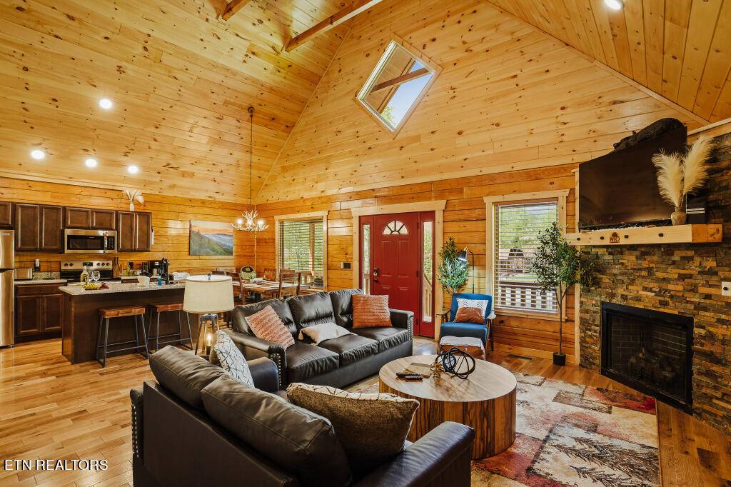 Gatlinburg, TN 37738,130 White Oak Resort WAY